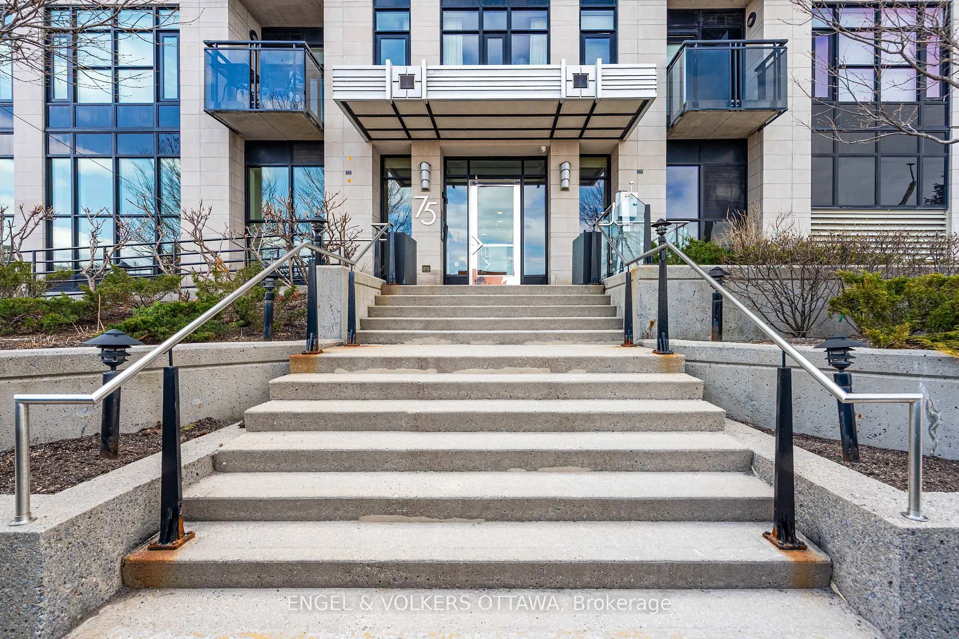 Photo 3 of Unit 1106, 75 Cleary Avenue, Ottawa, Woodroffe — HOMEH