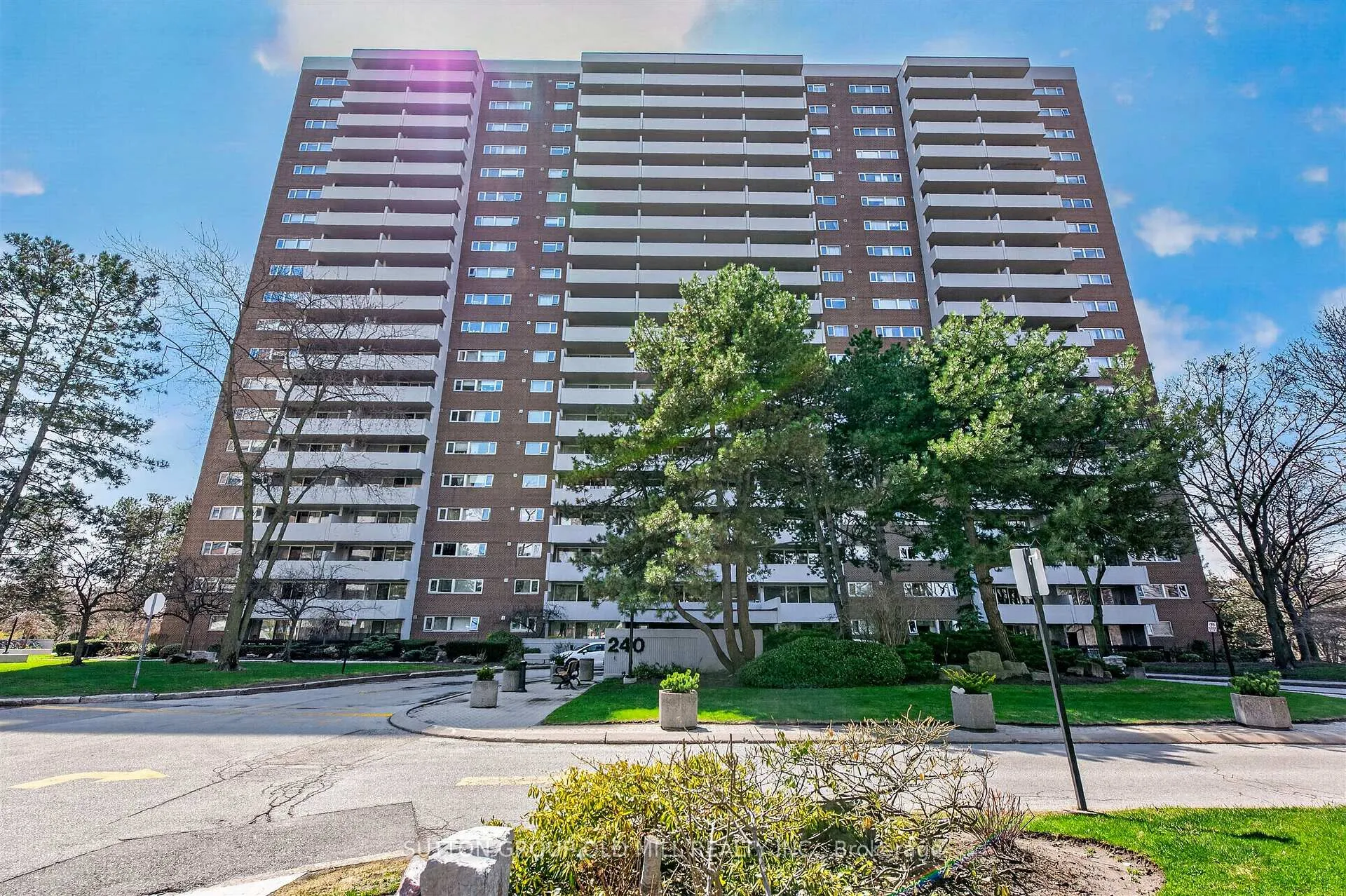 Photo 2 of Unit 613, 240 Scarlett Road, Toronto, Rockcliffe-Smythe — HOMEH