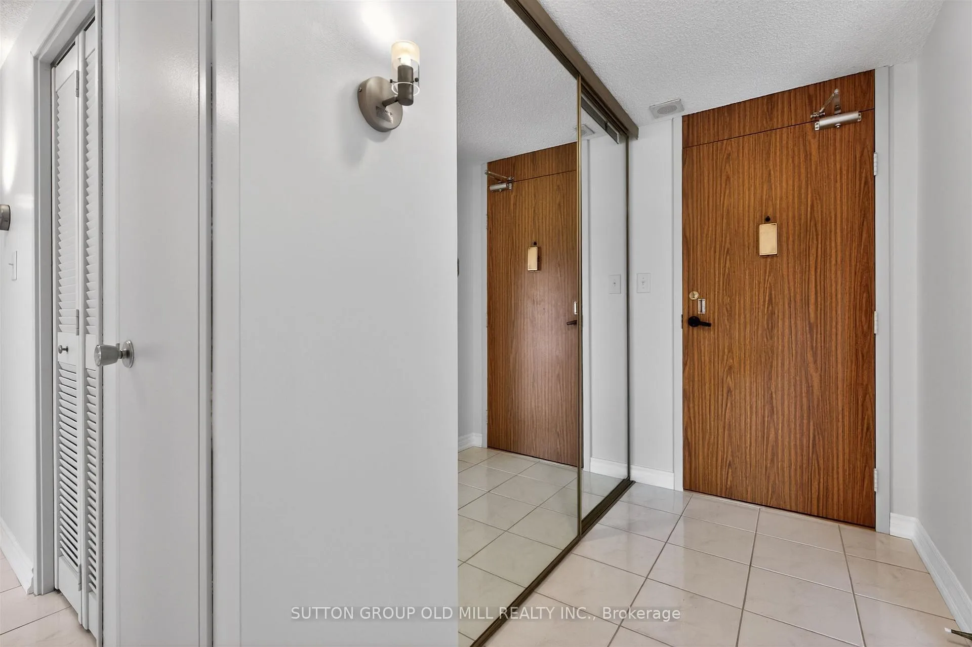 Photo 5 of Unit 613, 240 Scarlett Road, Toronto, Rockcliffe-Smythe — HOMEH