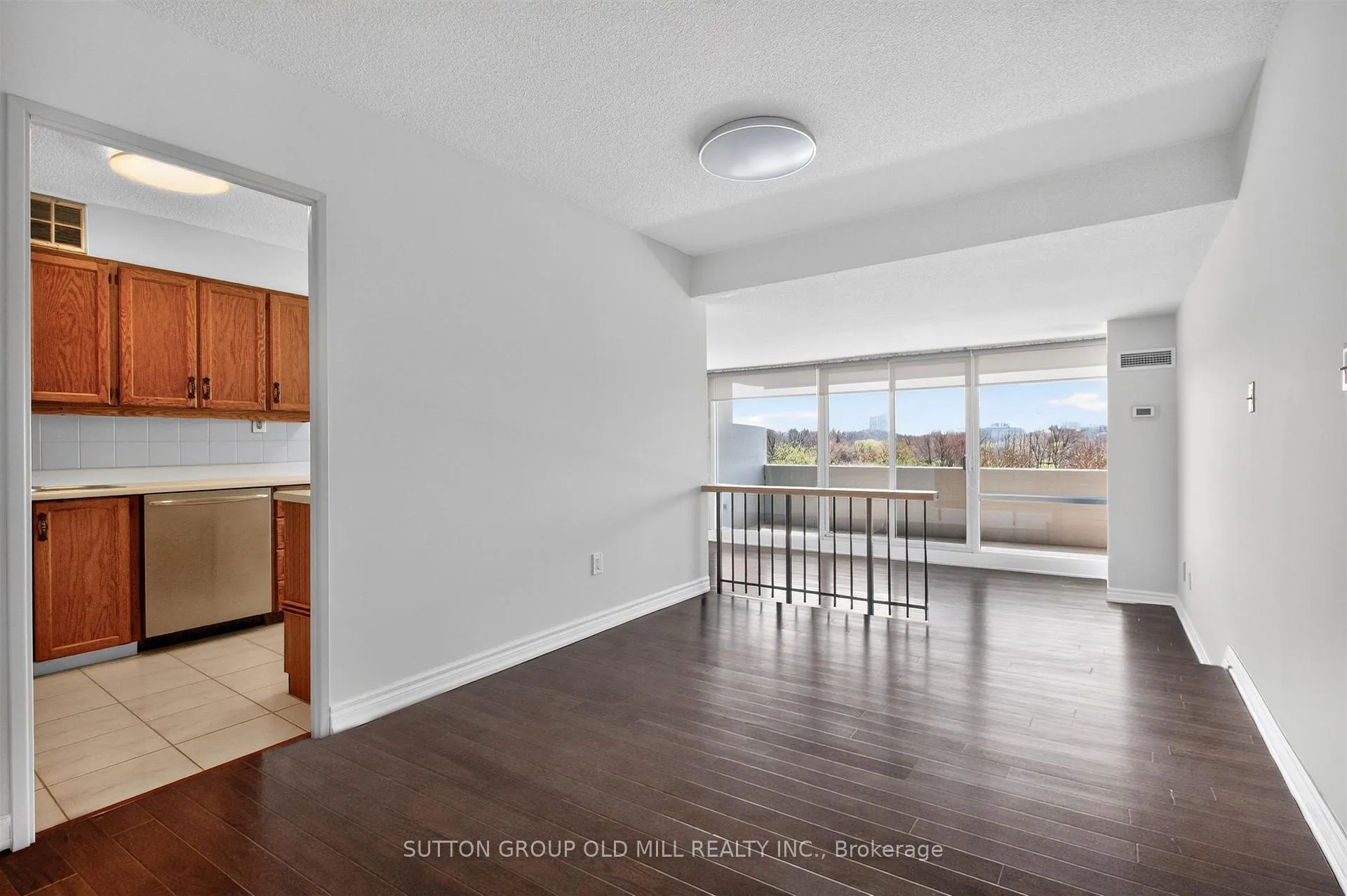 Photo 6 of Unit 613, 240 Scarlett Road, Toronto, Rockcliffe-Smythe — HOMEH