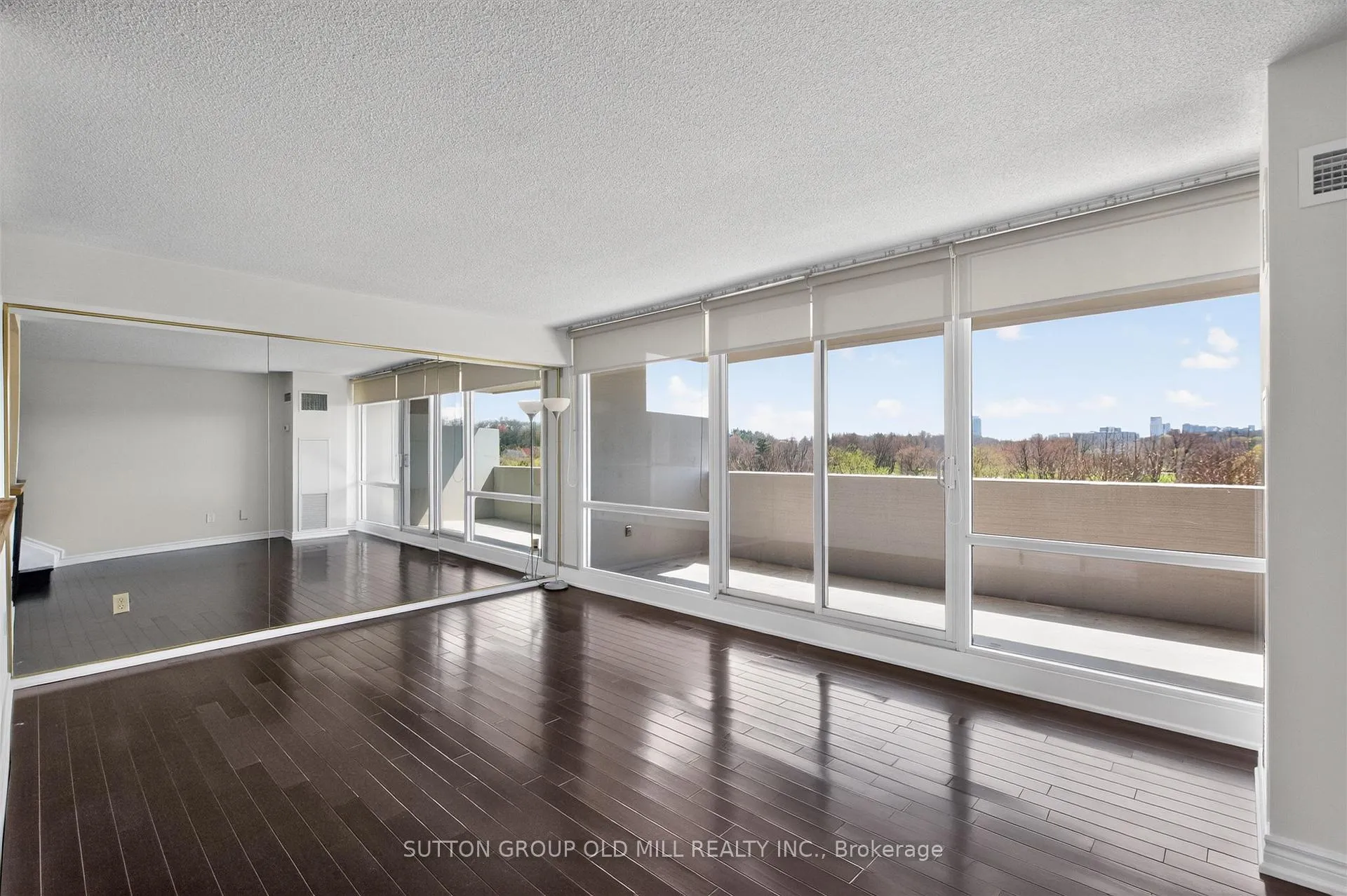 Photo 7 of Unit 613, 240 Scarlett Road, Toronto, Rockcliffe-Smythe — HOMEH
