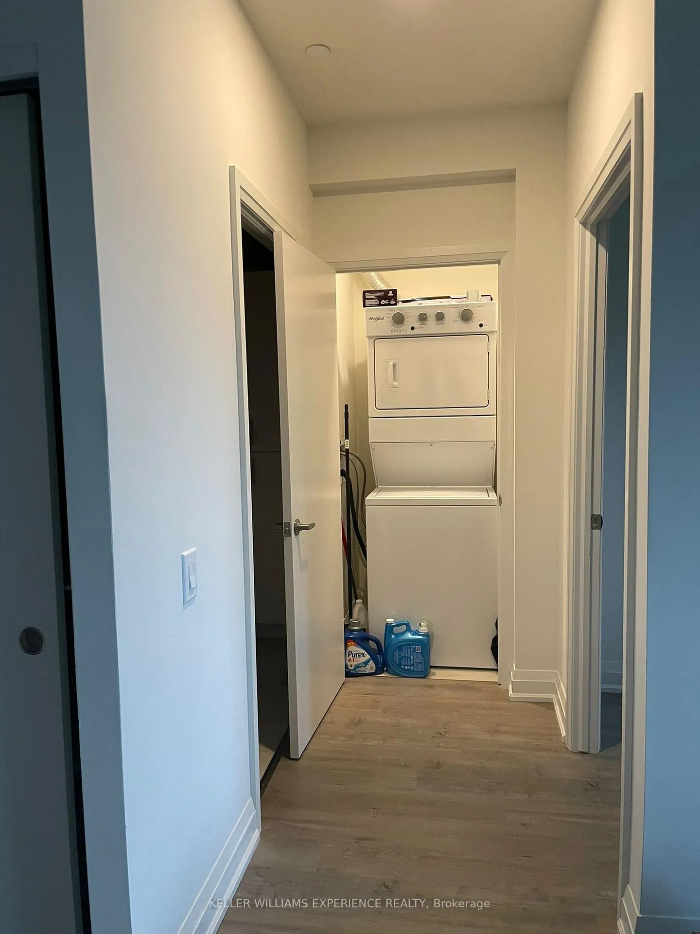Photo 15 of Unit 1111, 58 Lakeside Terrace, Barrie, Little Lake — HOMEH