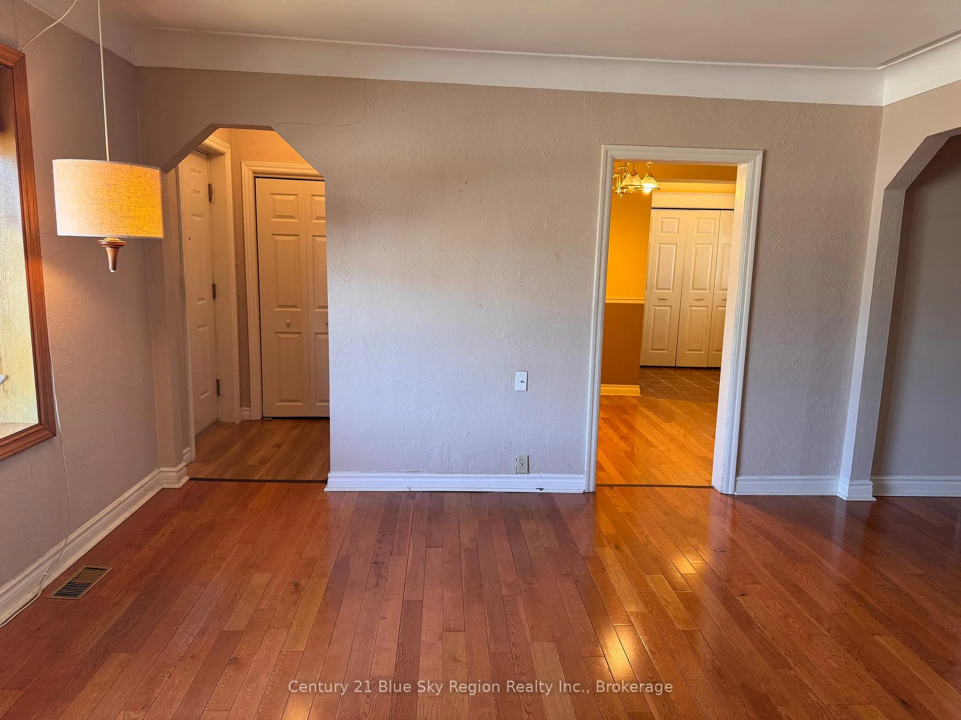 Photo 7 of 918 Douglas Street, North Bay, Central — HOMEH