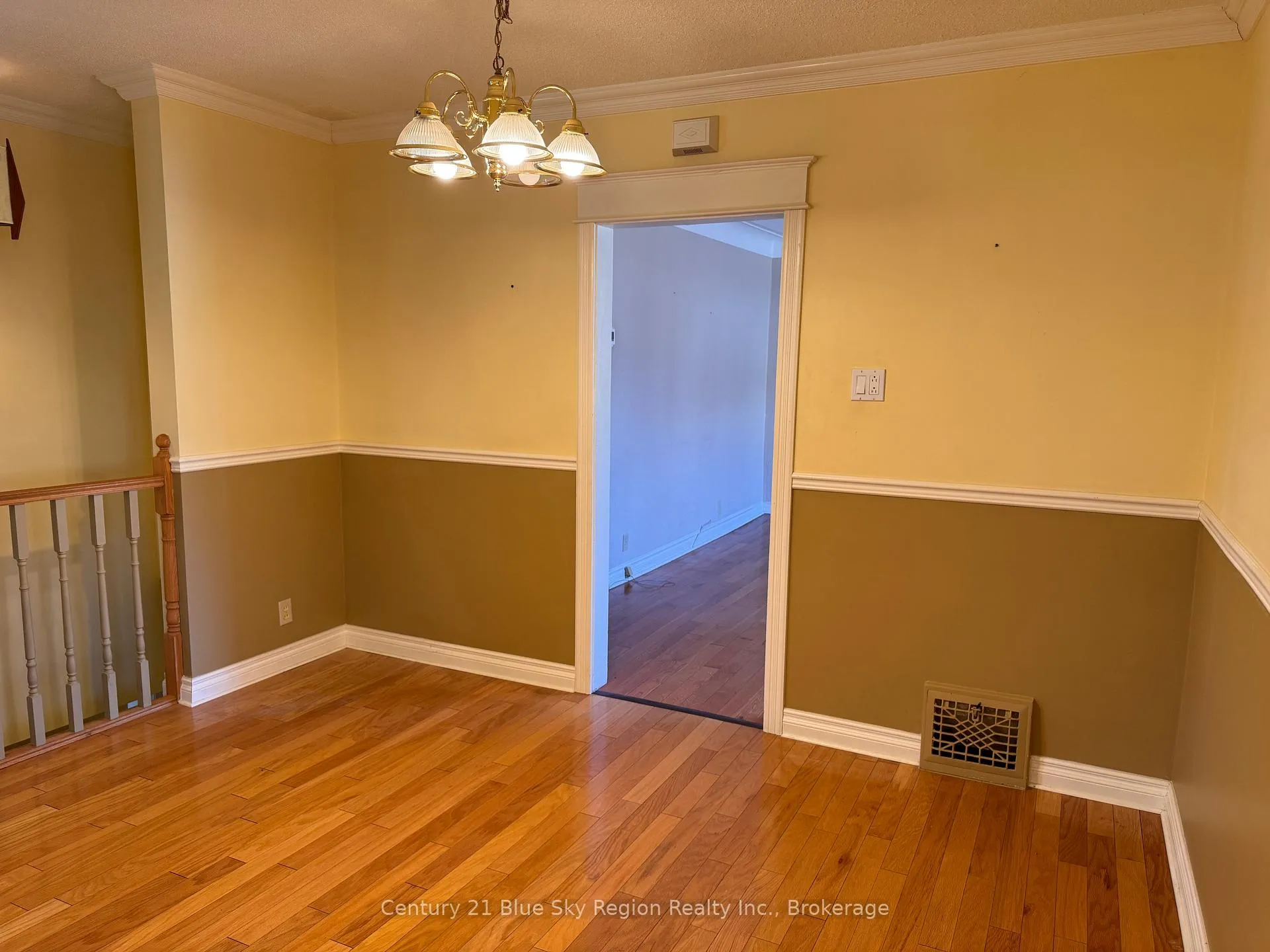 Photo 13 of 918 Douglas Street, North Bay, Central — HOMEH