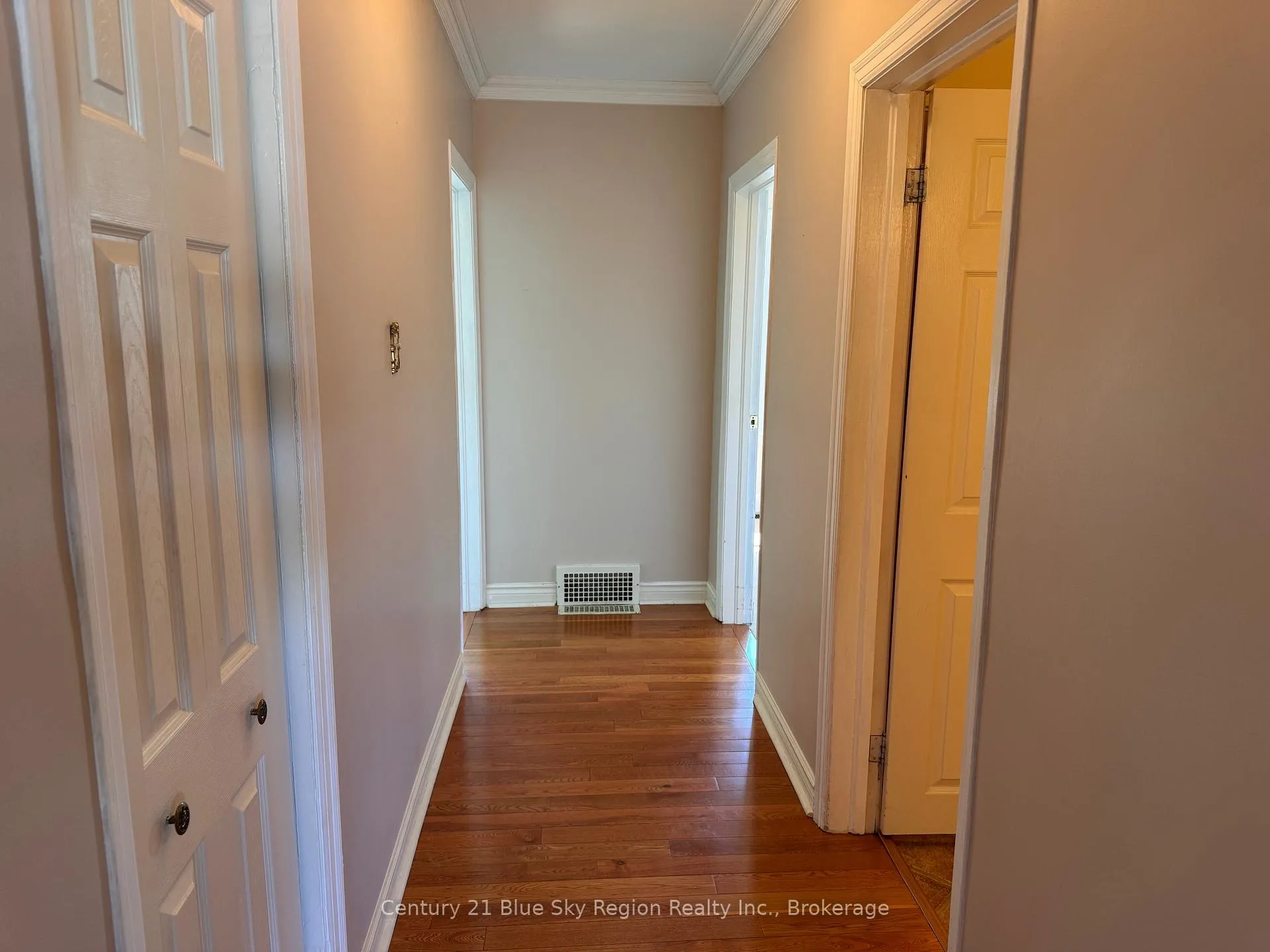 Photo 15 of 918 Douglas Street, North Bay, Central — HOMEH