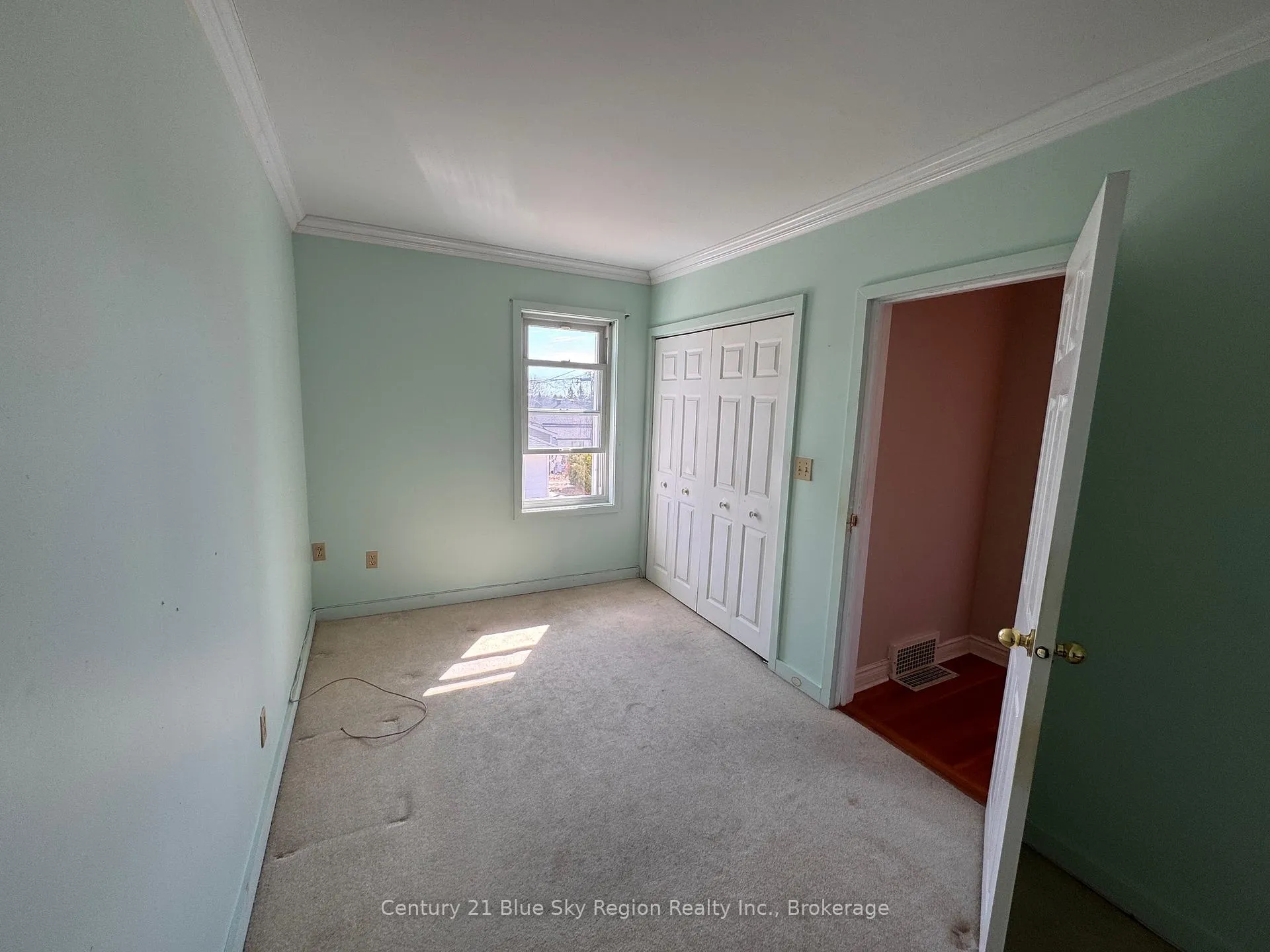 Photo 20 of 918 Douglas Street, North Bay, Central — HOMEH
