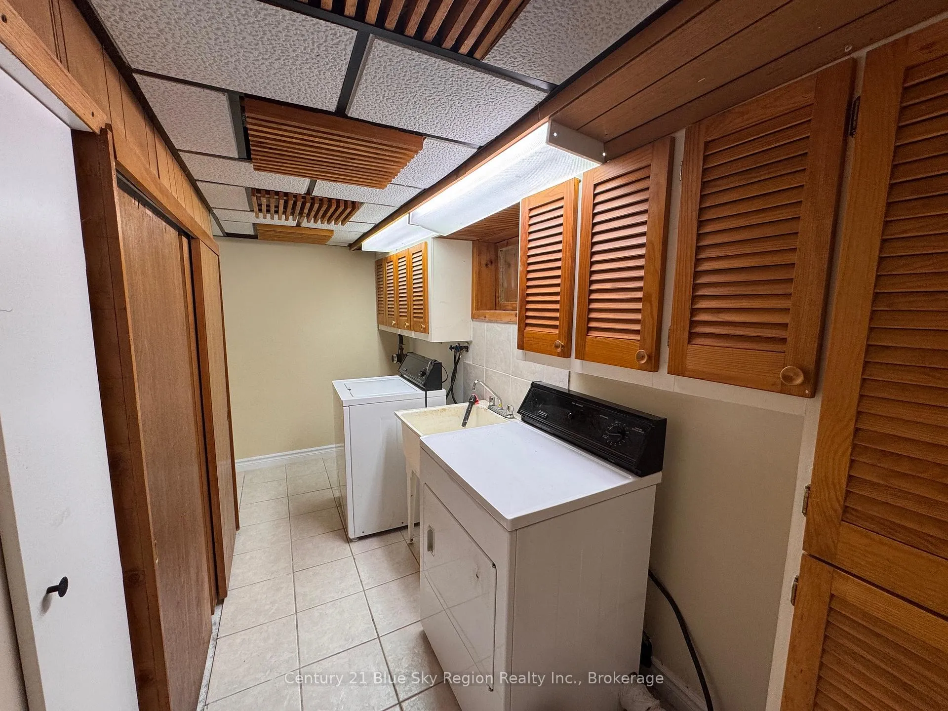 Photo 30 of 918 Douglas Street, North Bay, Central — HOMEH