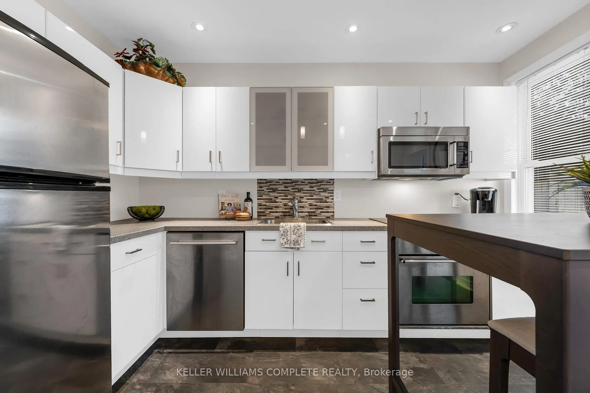 Photo 9 of 73 Norman Street, Hamilton, Crown Point — HOMEH