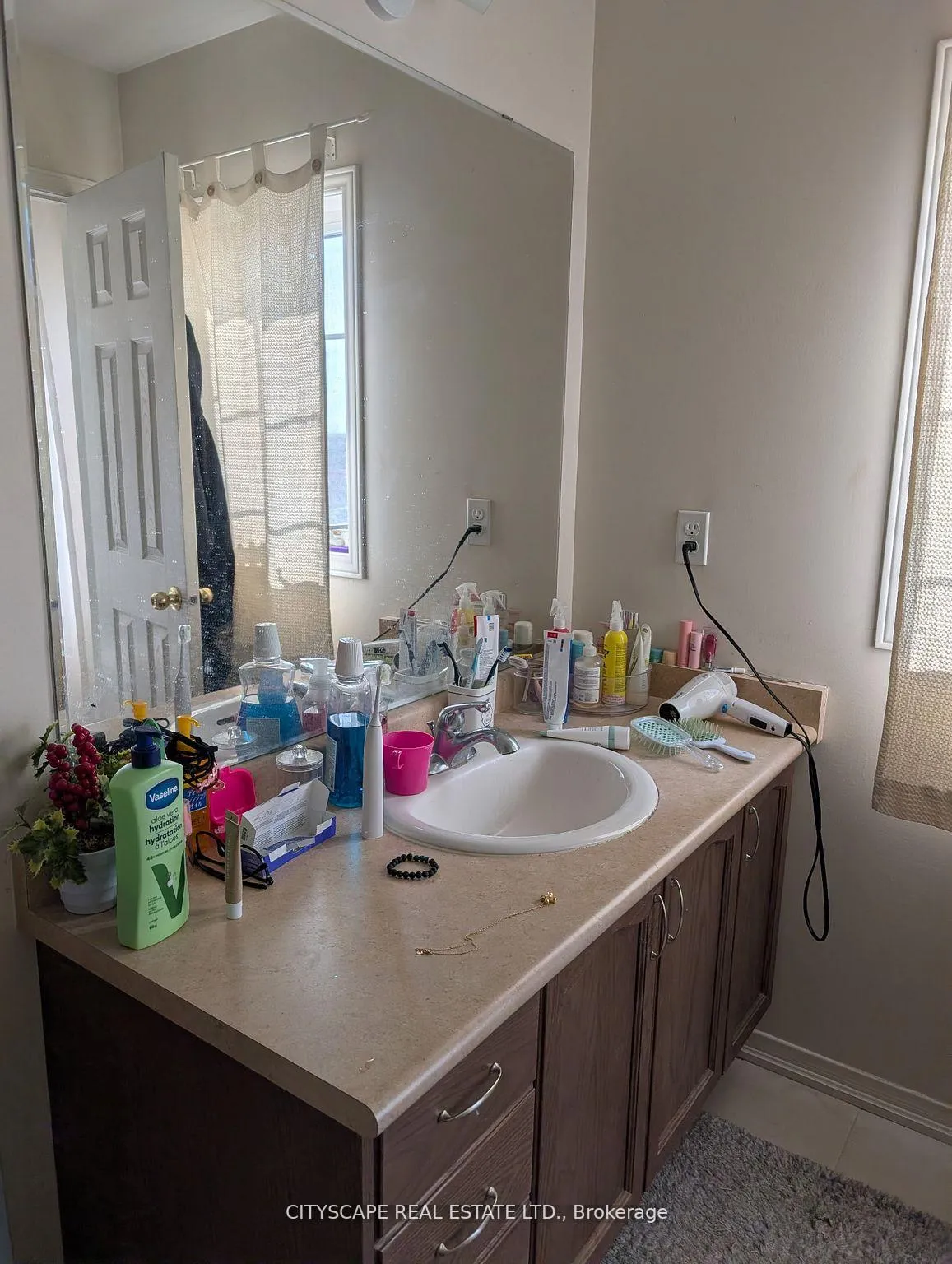 Photo 7 of 153 Hawkview Boulevard, Vaughan, Vellore Village — HOMEH