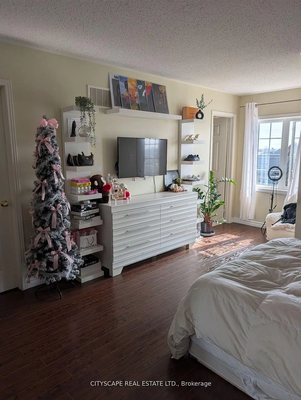 Photo 17 of 153 Hawkview Boulevard, Vaughan, Vellore Village — HOMEH