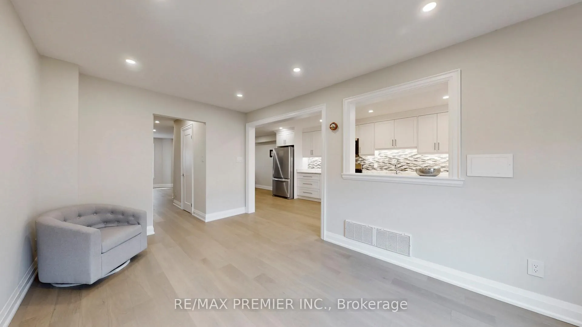 Photo 14 of 32 Weekes Drive, Ajax, Central West — HOMEH