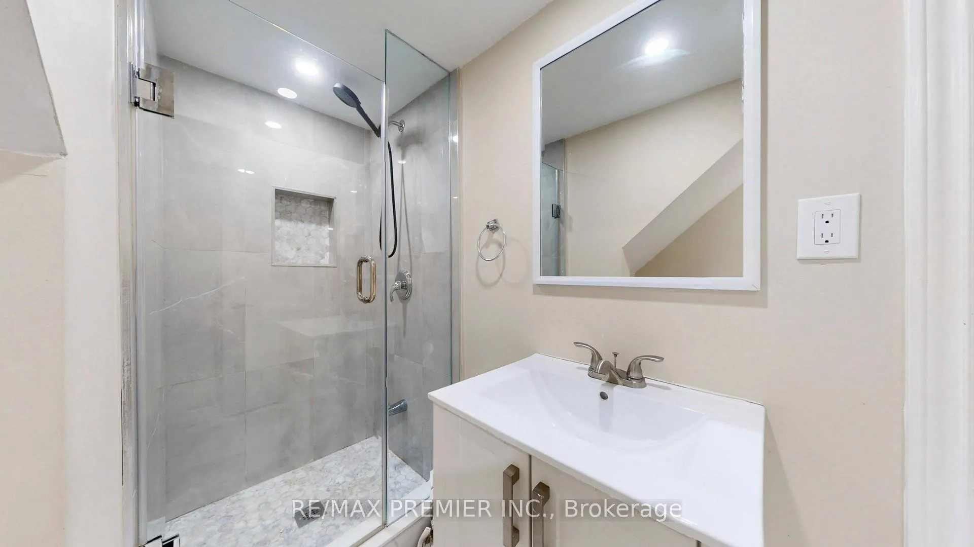 Photo 32 of 32 Weekes Drive, Ajax, Central West — HOMEH