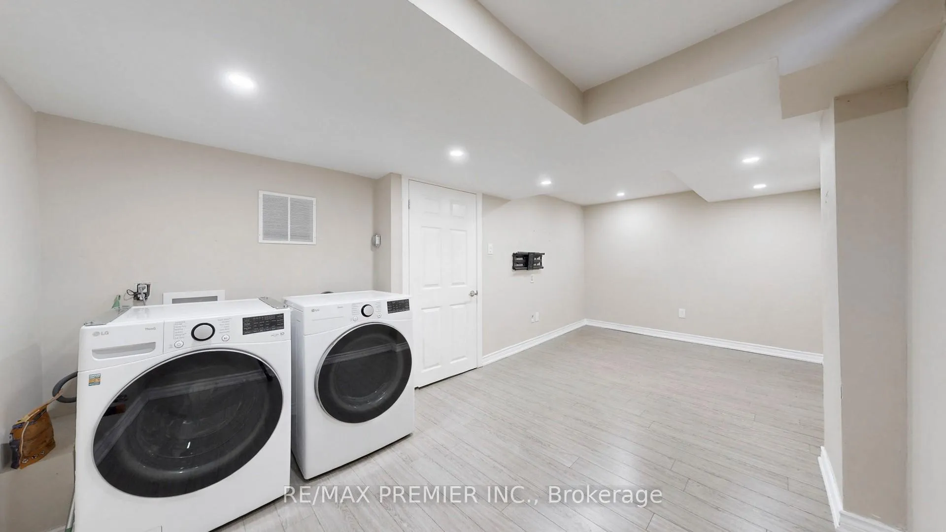 Photo 37 of 32 Weekes Drive, Ajax, Central West — HOMEH