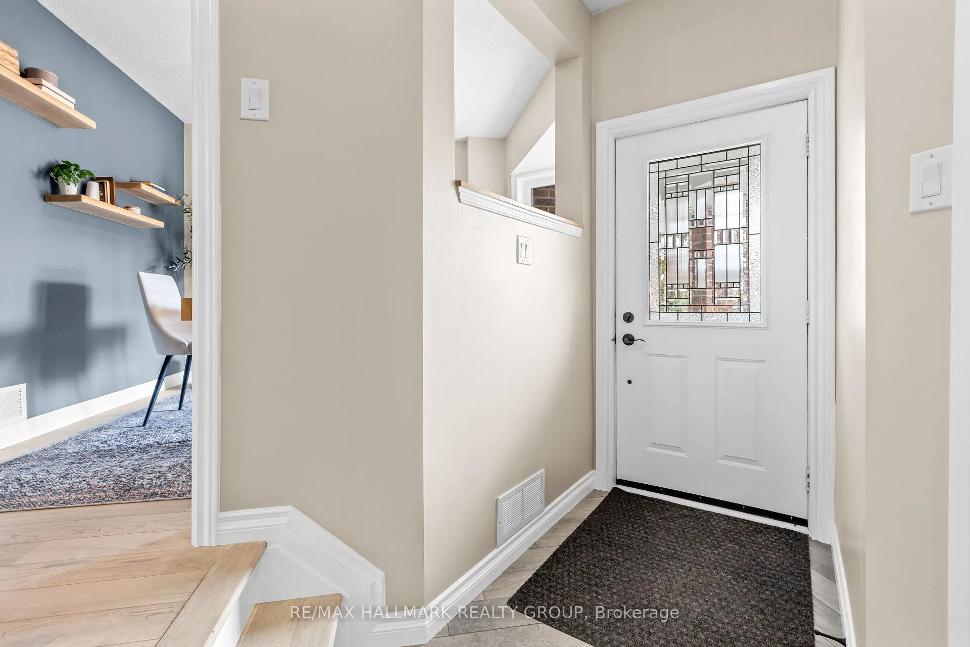 Photo 4 of 25 Oriska Way, Ottawa, Barrhaven - Longfields — HOMEH