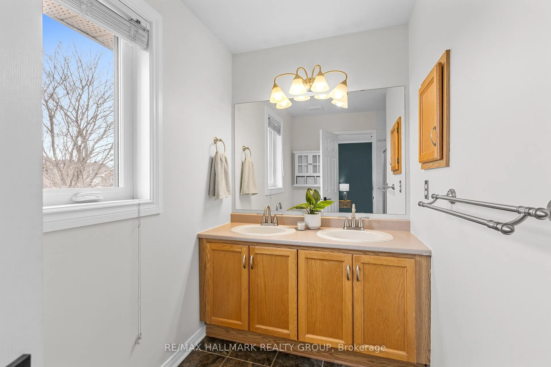 Photo 19 of 25 Oriska Way, Ottawa, Barrhaven - Longfields — HOMEH