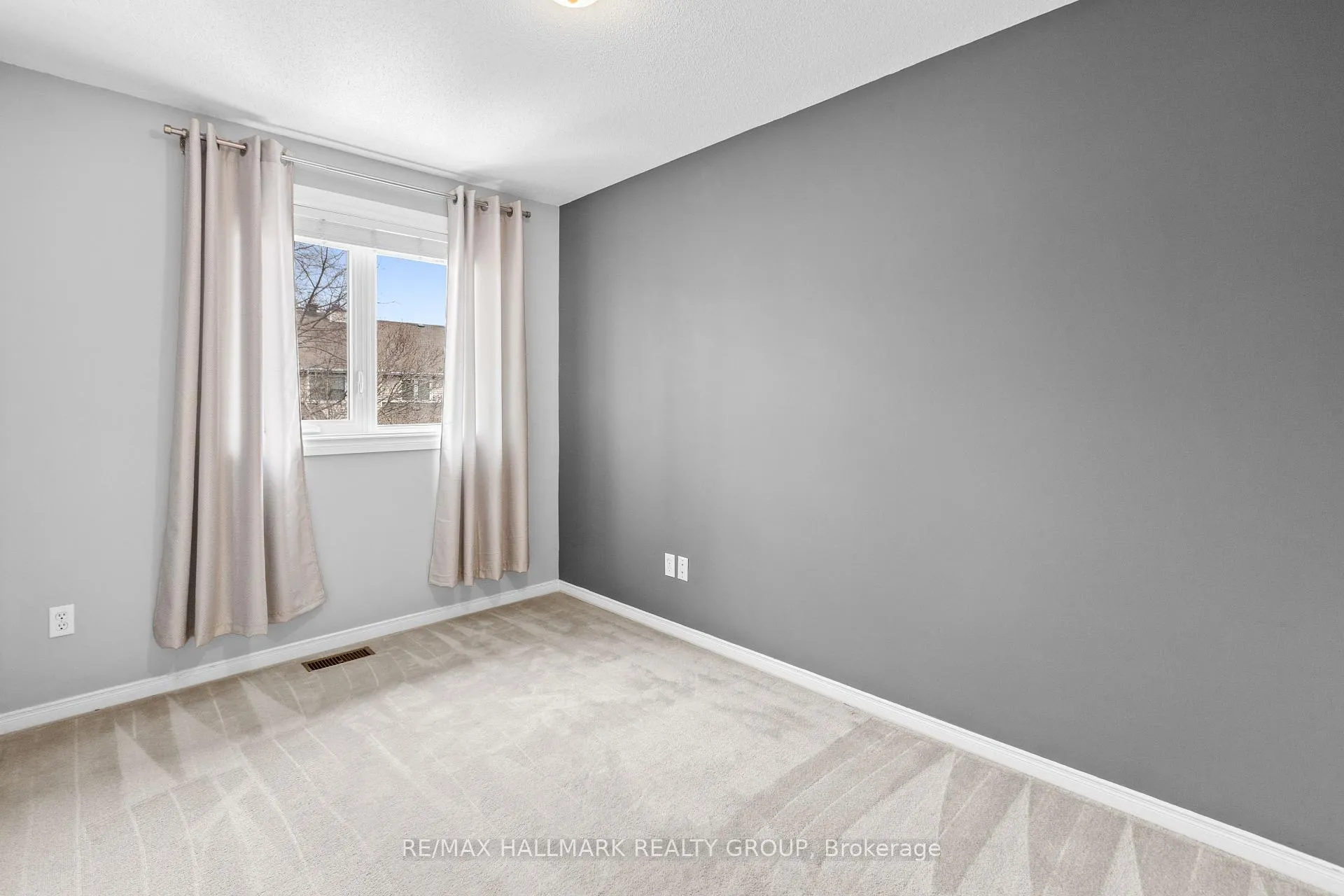 Photo 24 of 25 Oriska Way, Ottawa, Barrhaven - Longfields — HOMEH