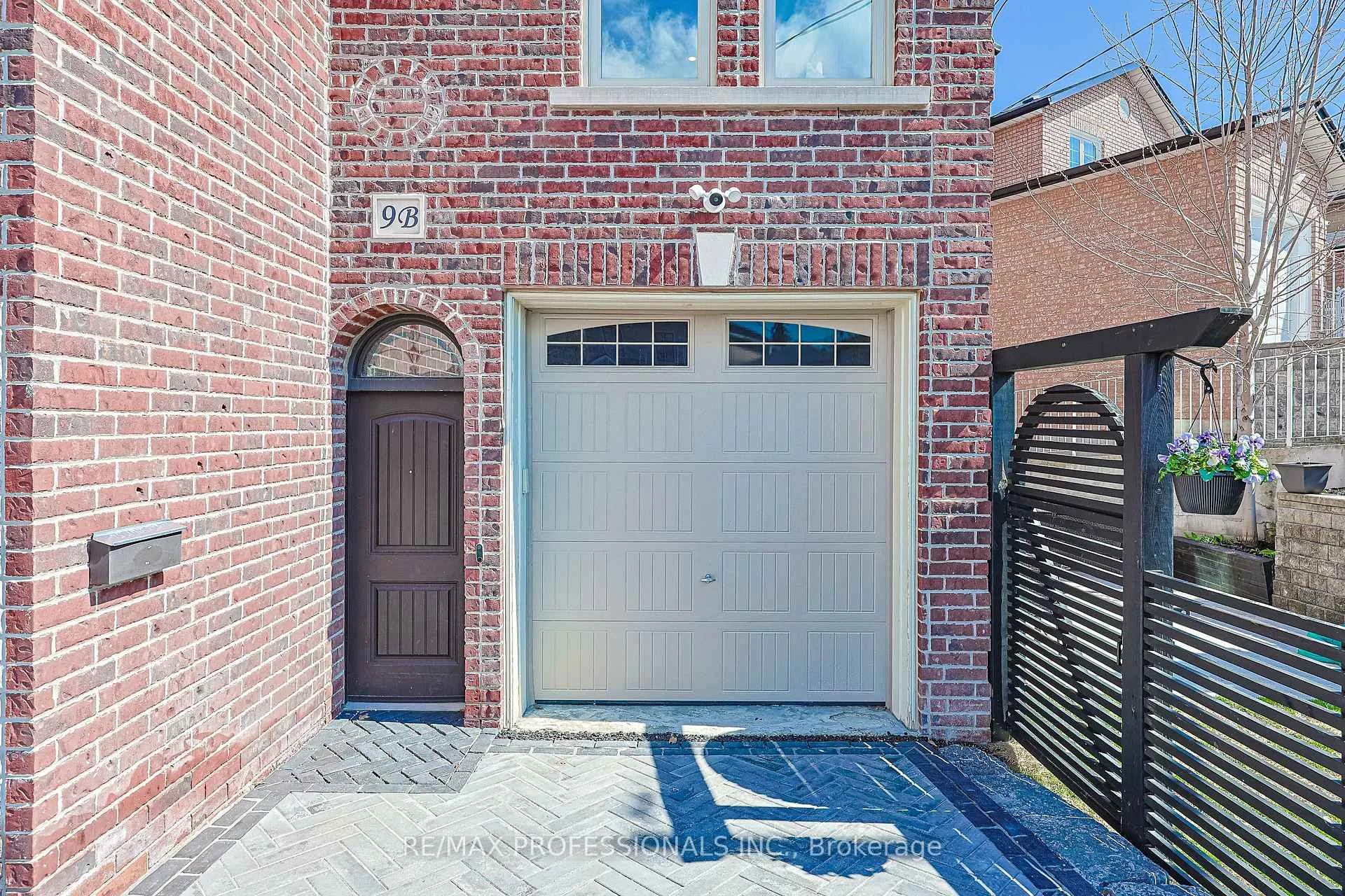 Photo 3 of 9B Harlton Crescent, Toronto, Keelesdale-Eglinton West — HOMEH