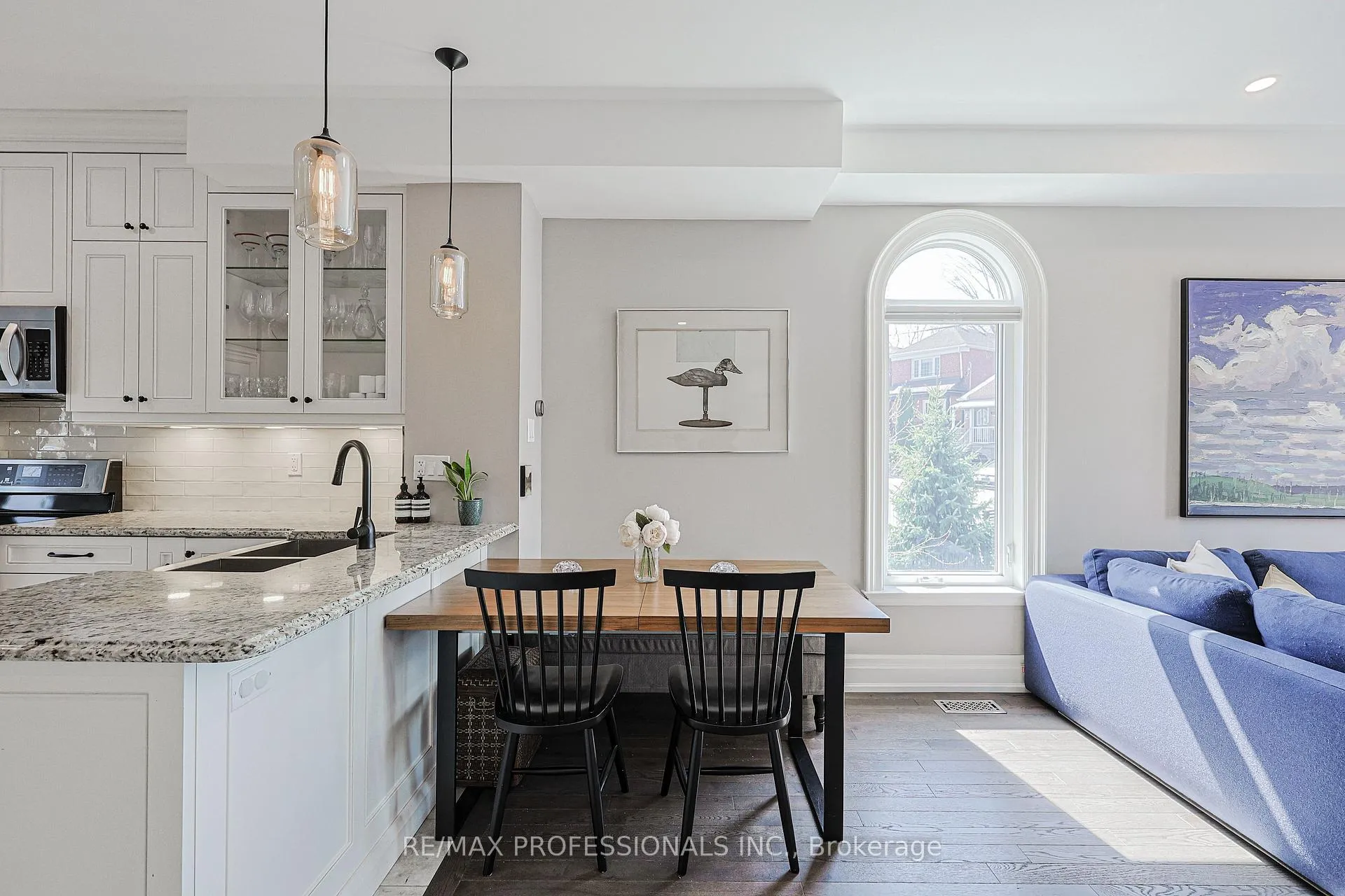 Photo 5 of 9B Harlton Crescent, Toronto, Keelesdale-Eglinton West — HOMEH