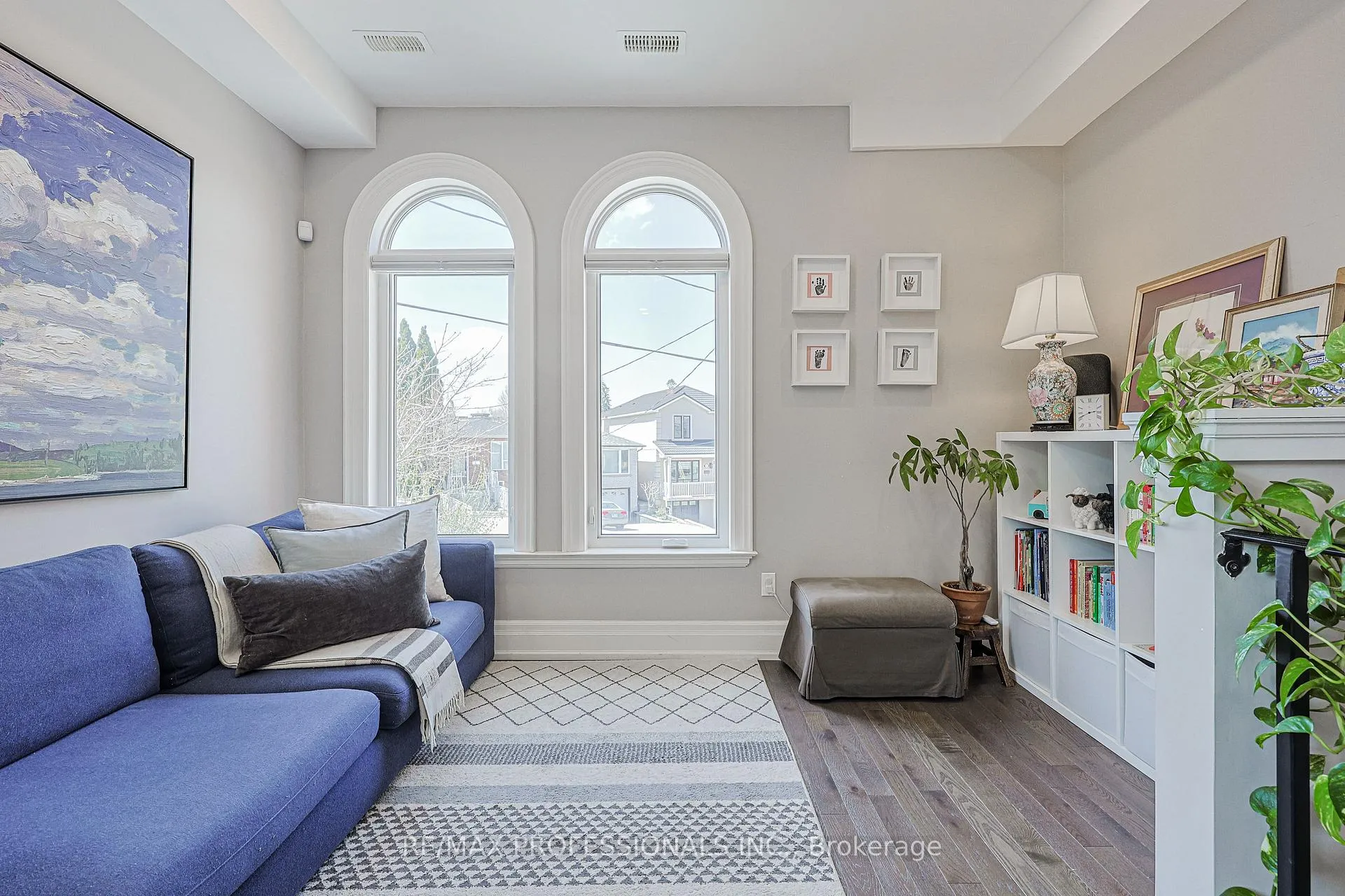 Photo 7 of 9B Harlton Crescent, Toronto, Keelesdale-Eglinton West — HOMEH