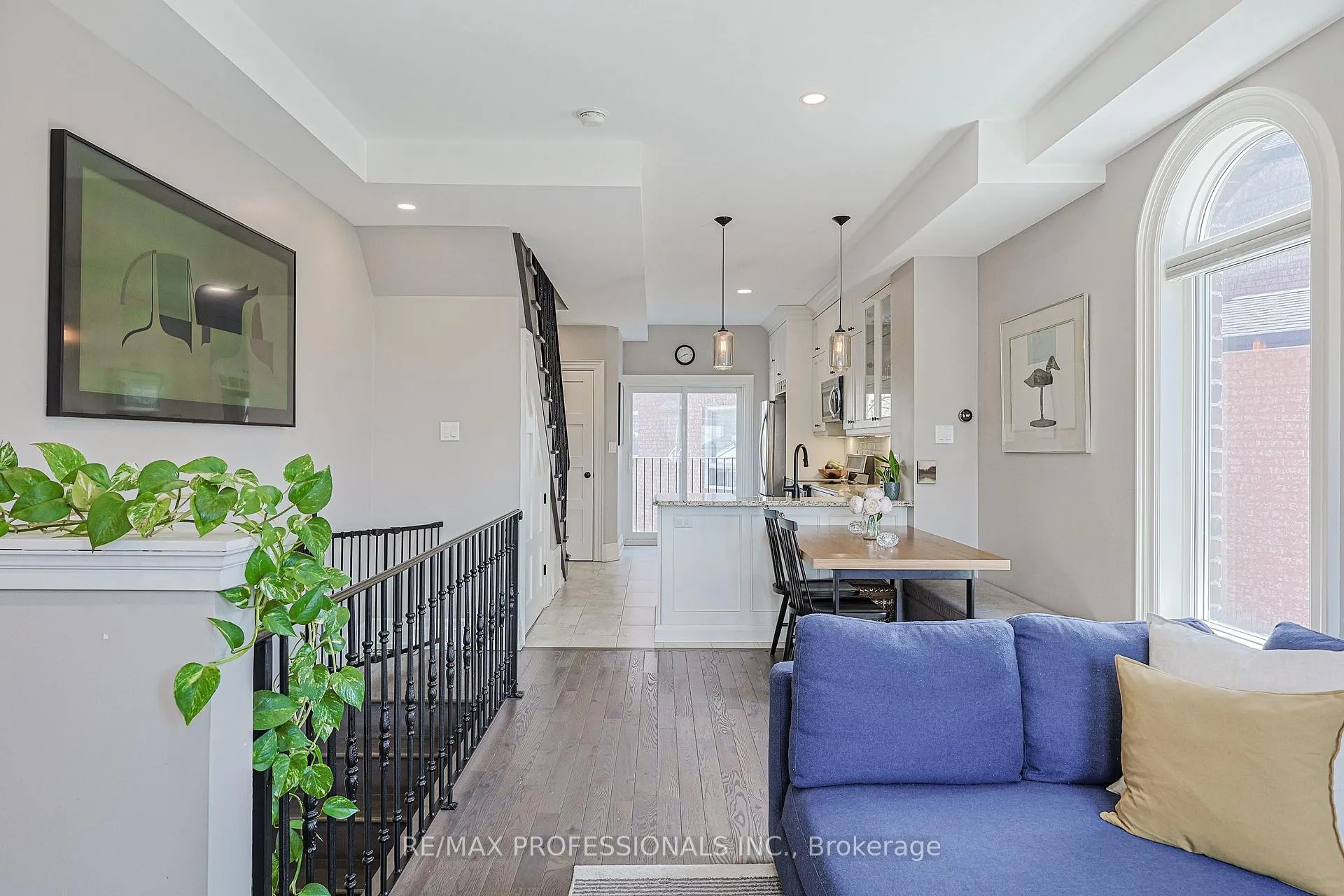 Photo 11 of 9B Harlton Crescent, Toronto, Keelesdale-Eglinton West — HOMEH