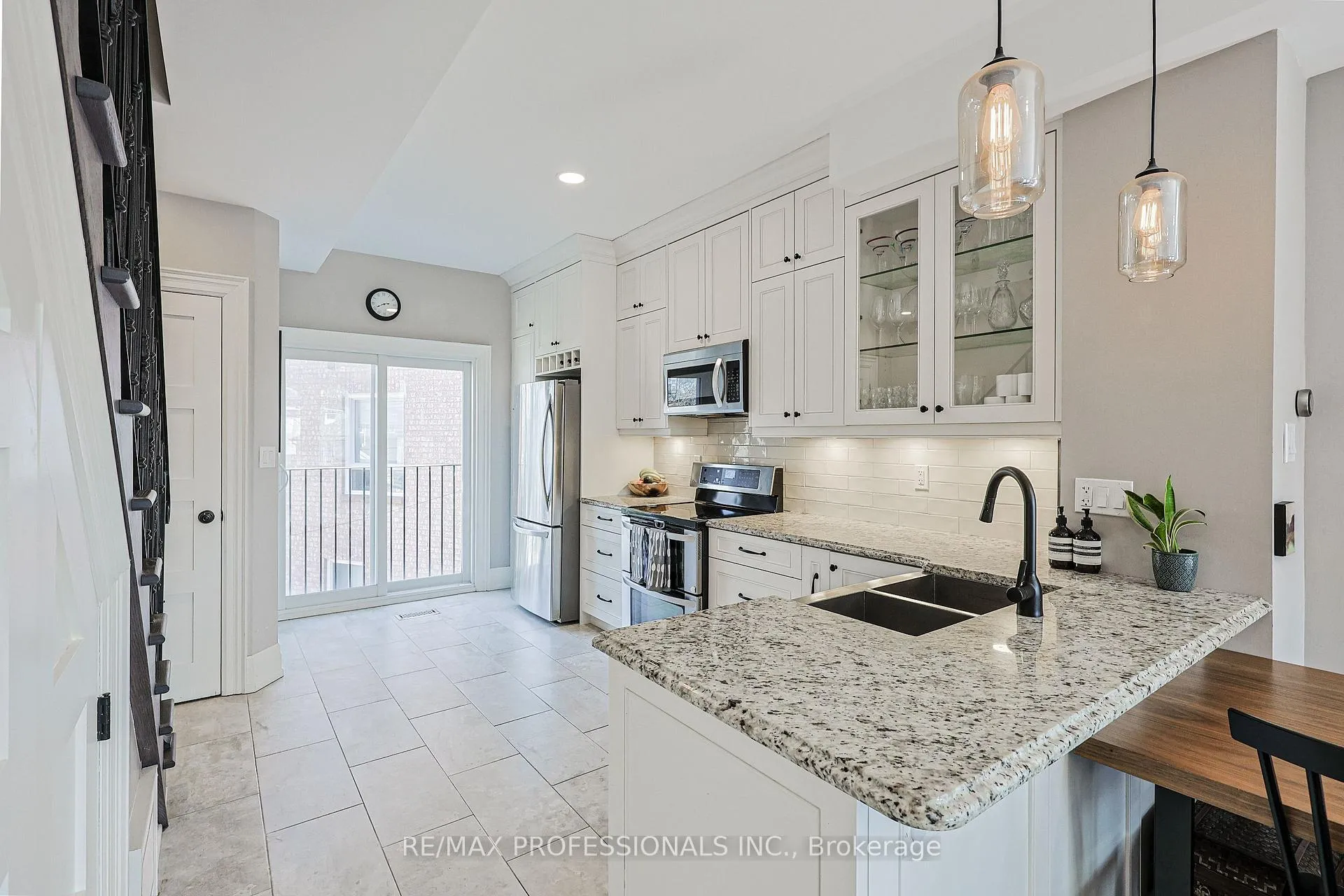 Photo 13 of 9B Harlton Crescent, Toronto, Keelesdale-Eglinton West — HOMEH