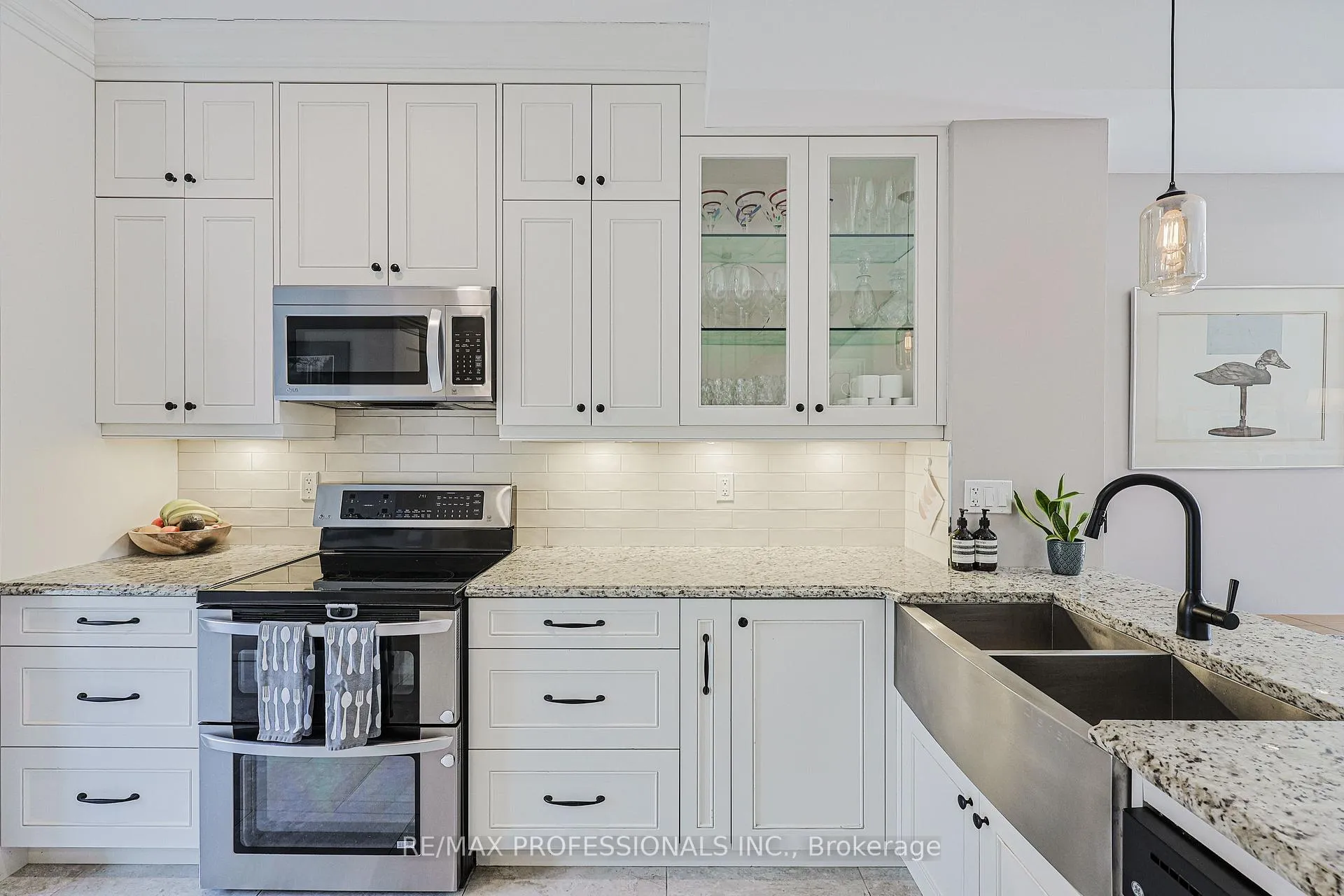 Photo 15 of 9B Harlton Crescent, Toronto, Keelesdale-Eglinton West — HOMEH
