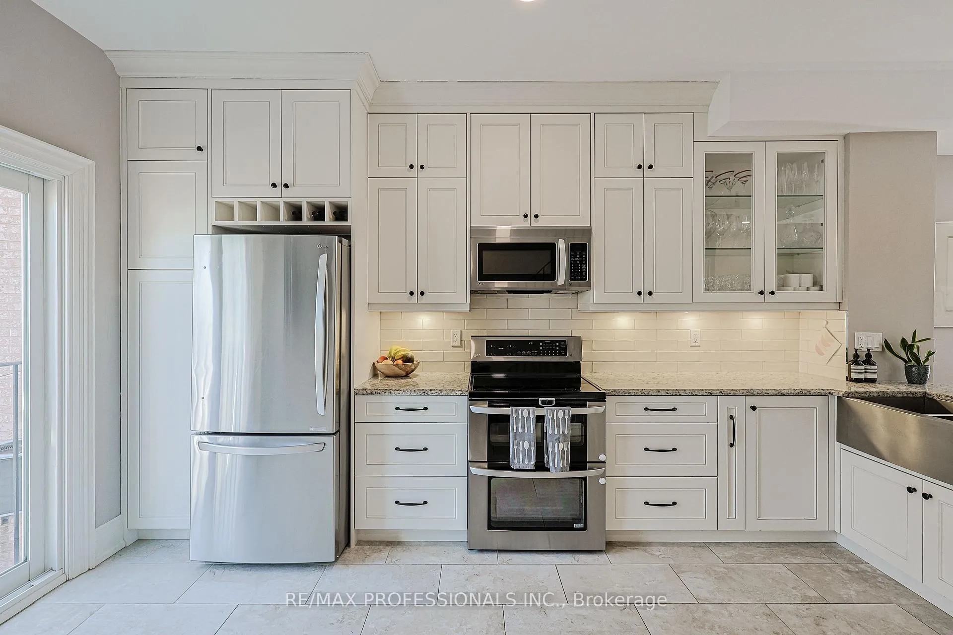 Photo 16 of 9B Harlton Crescent, Toronto, Keelesdale-Eglinton West — HOMEH