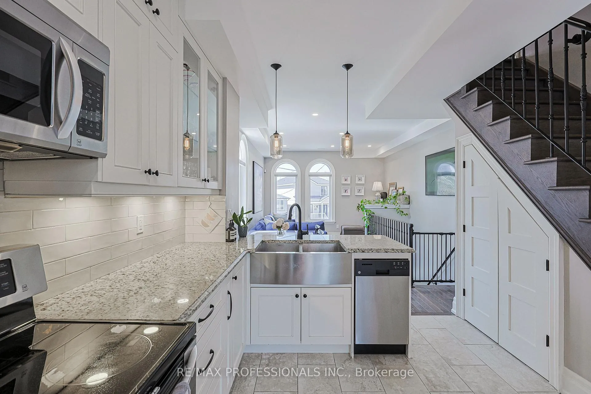 Photo 17 of 9B Harlton Crescent, Toronto, Keelesdale-Eglinton West — HOMEH