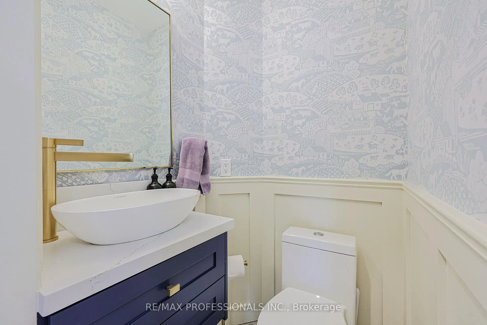 Photo 19 of 9B Harlton Crescent, Toronto, Keelesdale-Eglinton West — HOMEH