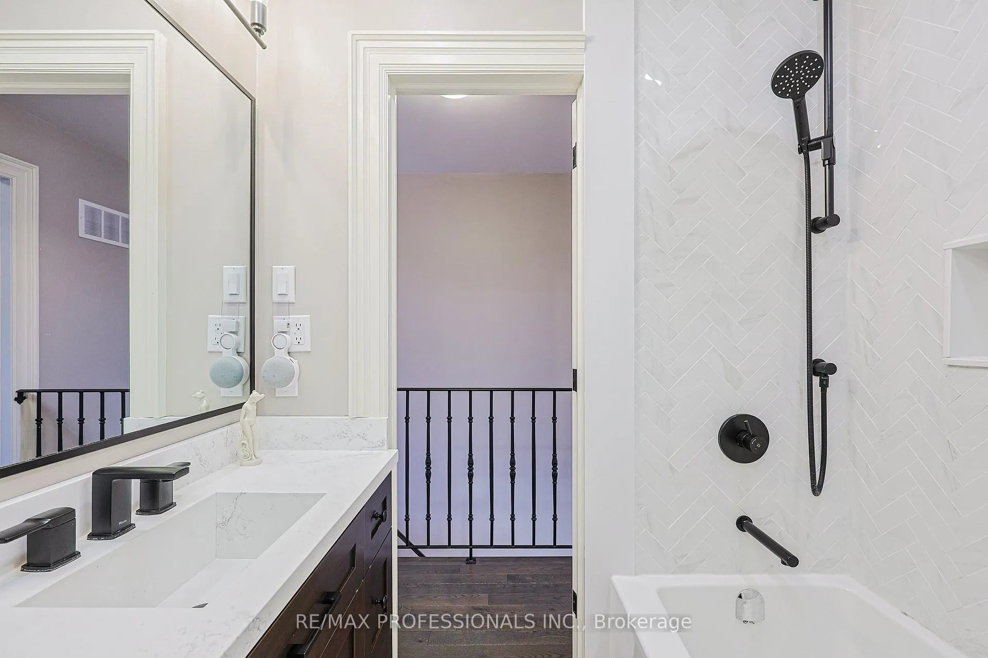 Photo 31 of 9B Harlton Crescent, Toronto, Keelesdale-Eglinton West — HOMEH