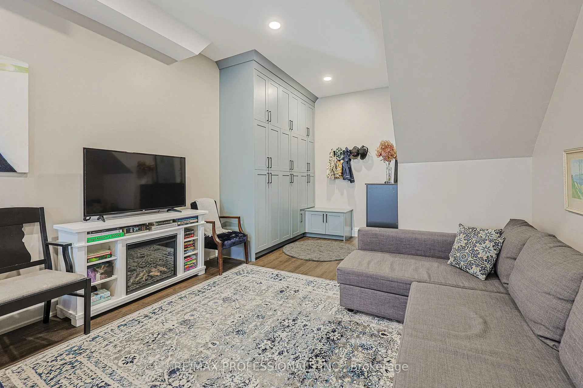 Photo 35 of 9B Harlton Crescent, Toronto, Keelesdale-Eglinton West — HOMEH