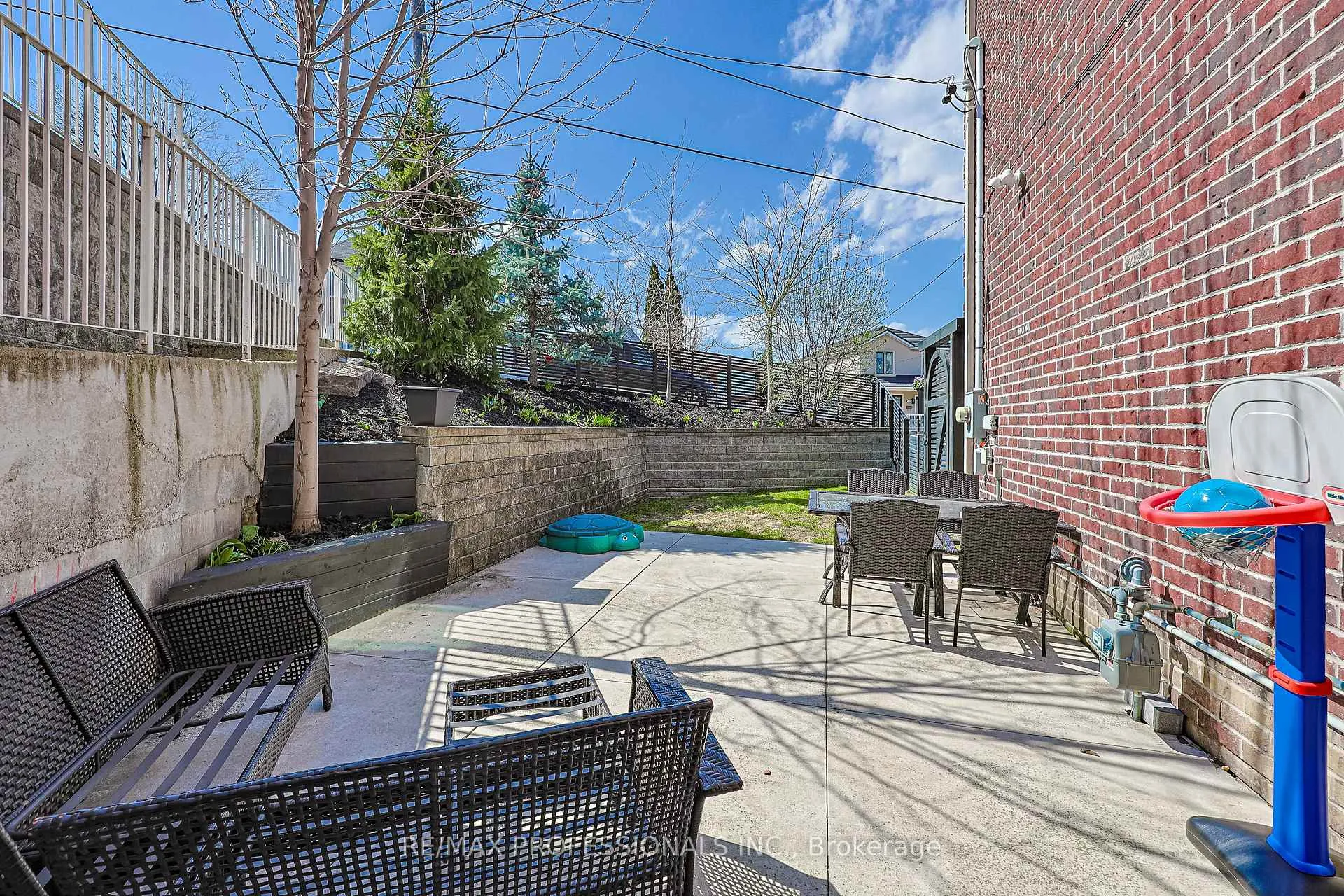 Photo 45 of 9B Harlton Crescent, Toronto, Keelesdale-Eglinton West — HOMEH