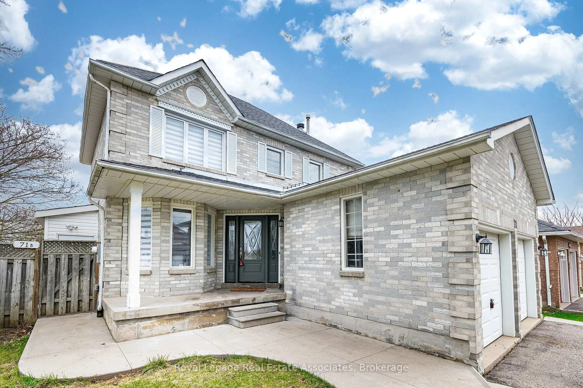 Photo 2 of 71 Drinkwater Drive, Brampton, Fletcher's West — HOMEH