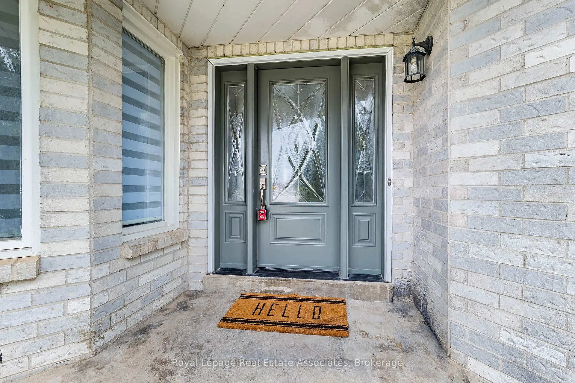 Photo 3 of 71 Drinkwater Drive, Brampton, Fletcher's West — HOMEH