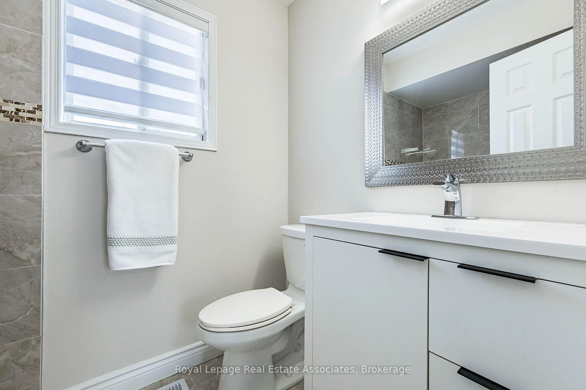 Photo 29 of 71 Drinkwater Drive, Brampton, Fletcher's West — HOMEH