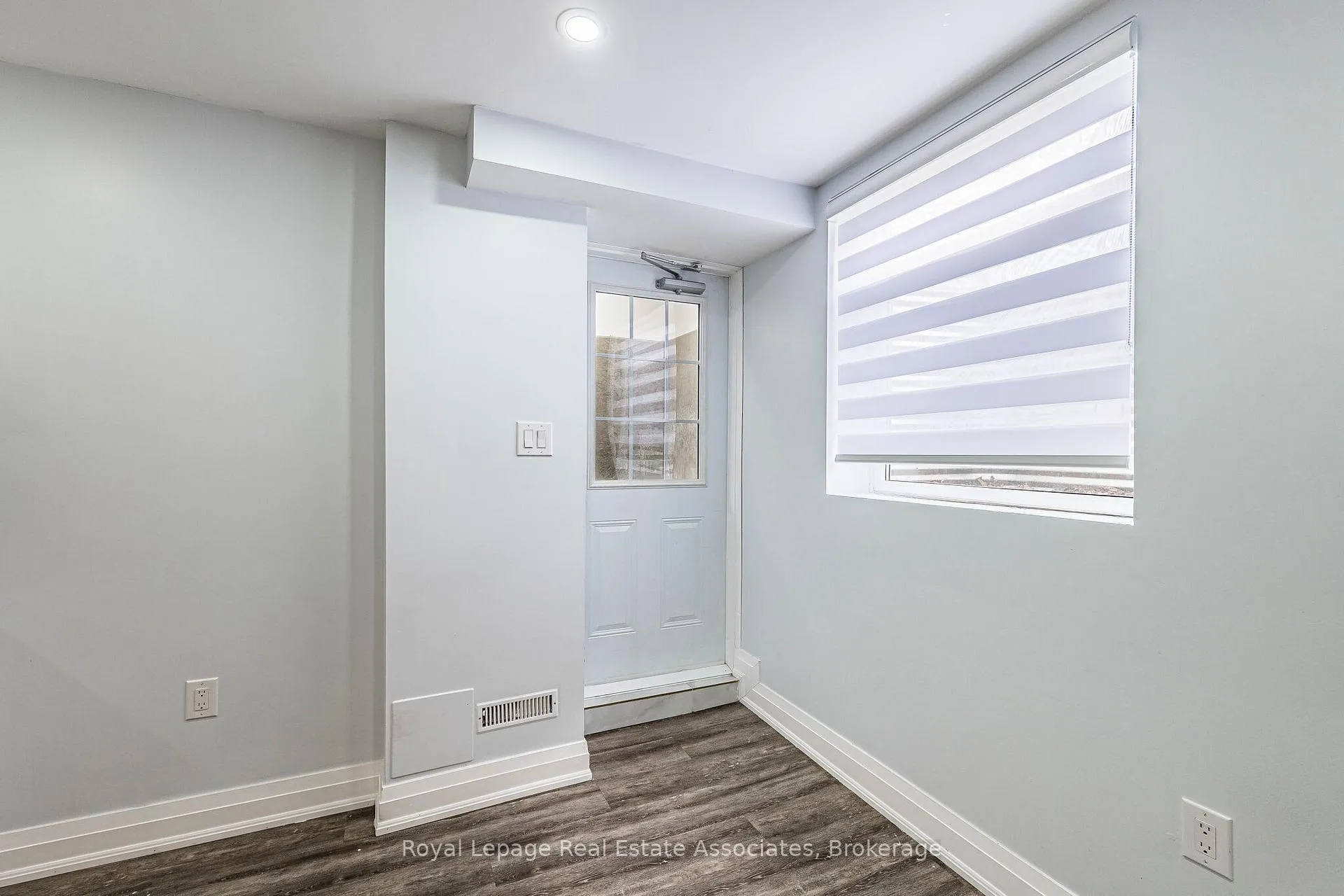 Photo 39 of 71 Drinkwater Drive, Brampton, Fletcher's West — HOMEH