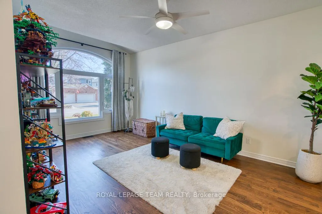 Photo 5 of 13 Shannondoe Crescent W, Ottawa, Kanata - Bridlewood — HOMEH