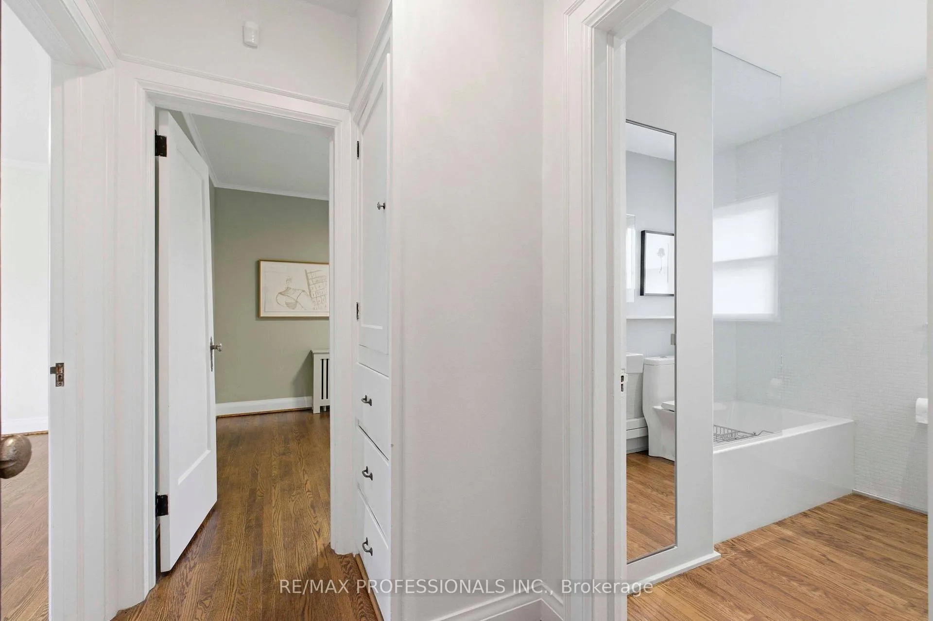 Photo 23 of 10 Edgemore Drive, Etobicoke, Stonegate-Queensway — HOMEH