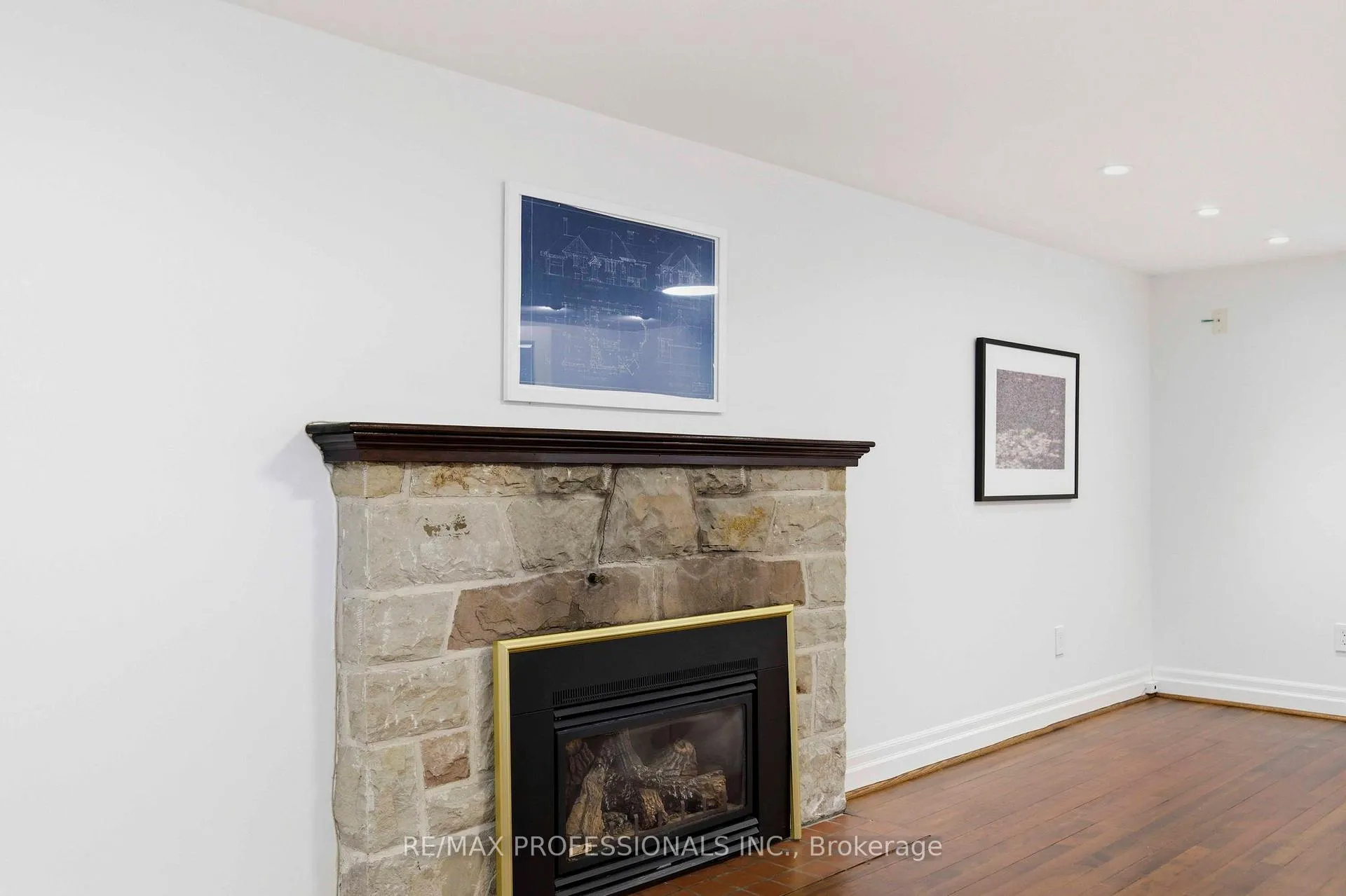 Photo 28 of 10 Edgemore Drive, Etobicoke, Stonegate-Queensway — HOMEH