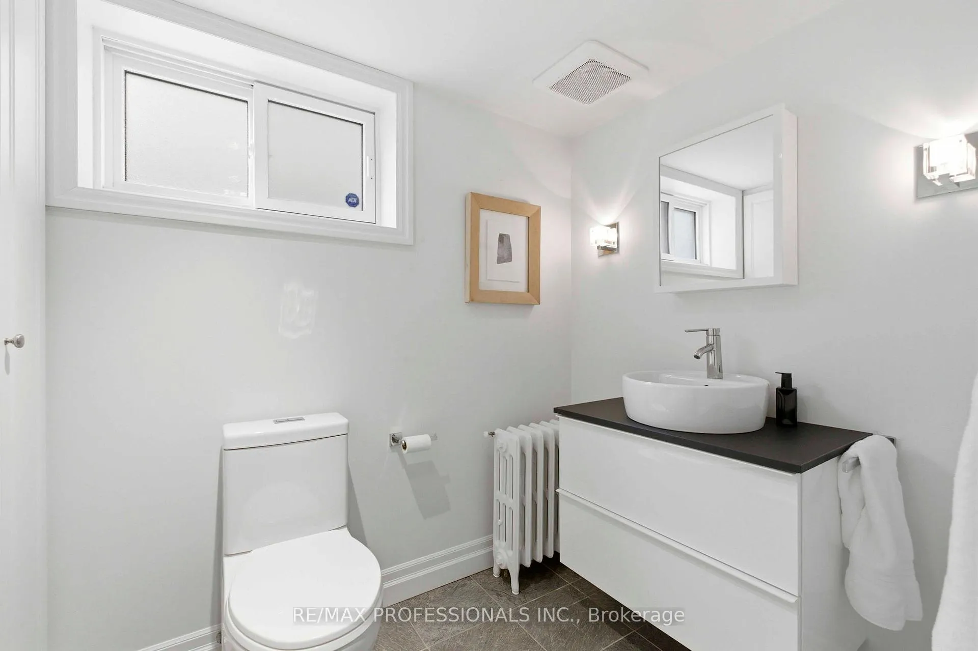 Photo 31 of 10 Edgemore Drive, Etobicoke, Stonegate-Queensway — HOMEH