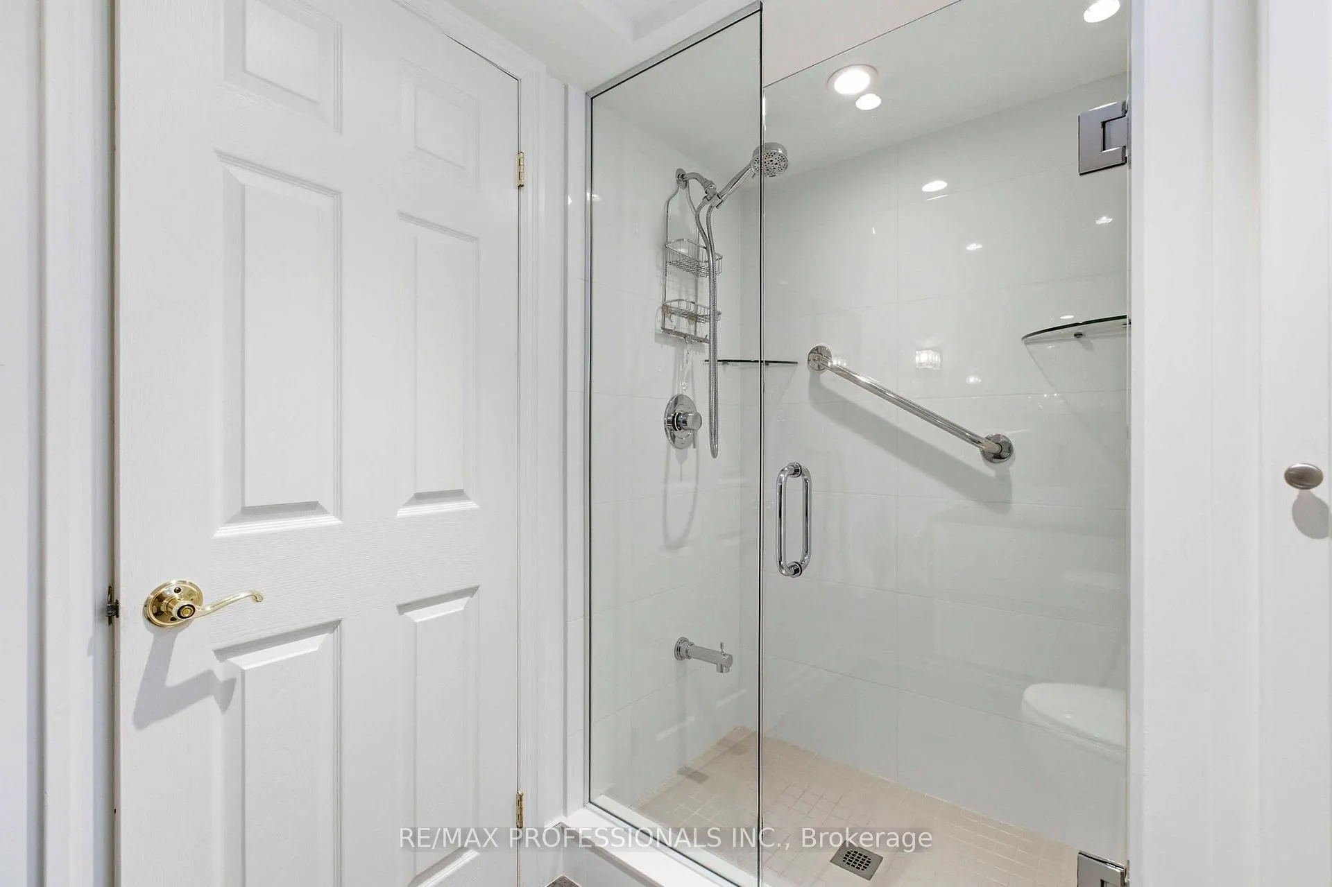 Photo 32 of 10 Edgemore Drive, Etobicoke, Stonegate-Queensway — HOMEH