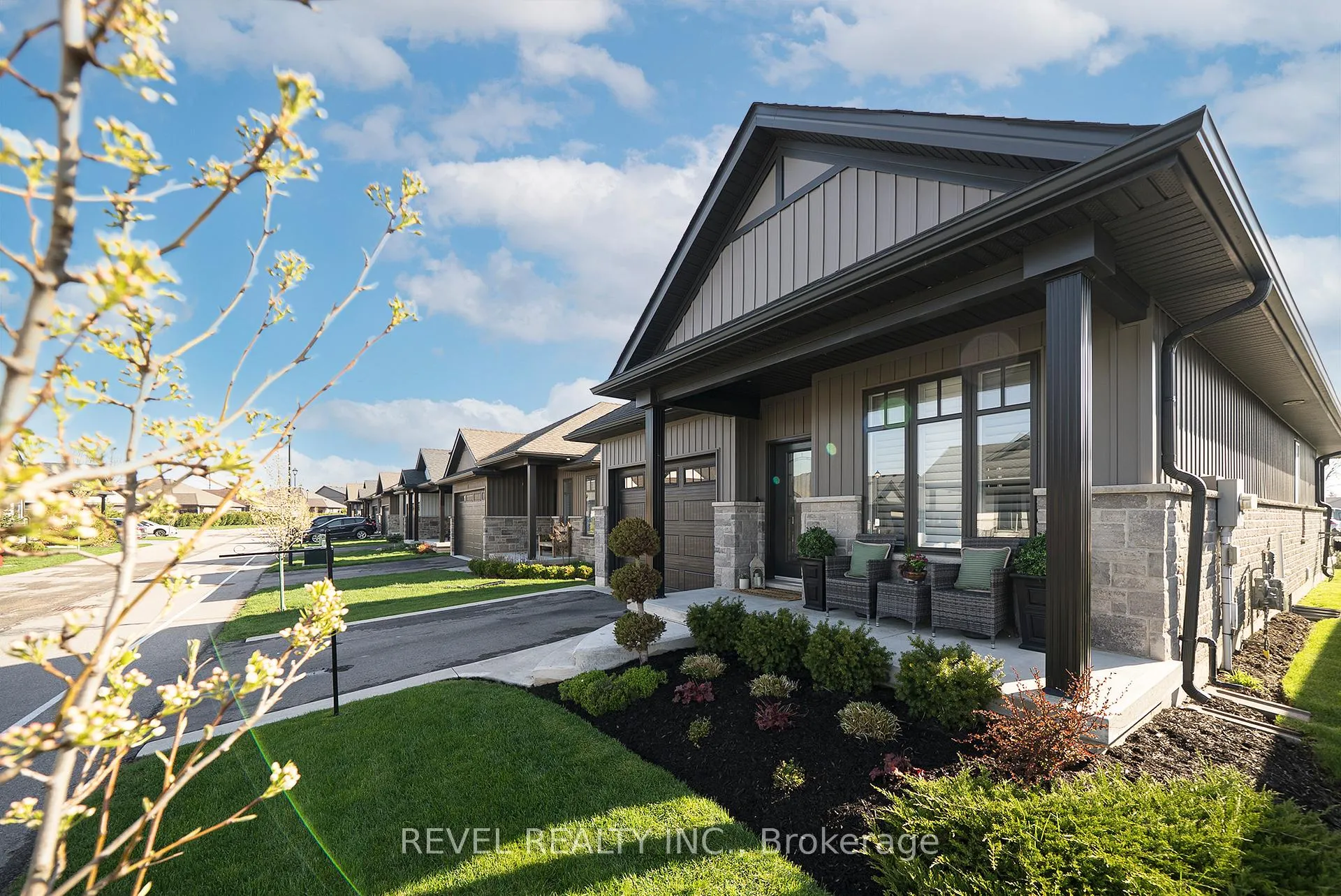 Photo 3 of Unit 8, 24 Craddock Boulevard, Haldimand — HOMEH
