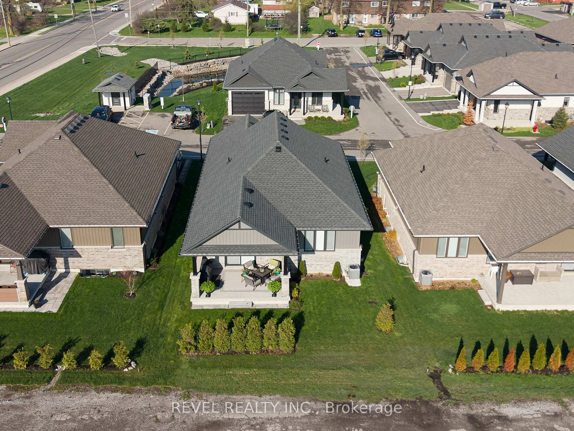 Photo 33 of Unit 8, 24 Craddock Boulevard, Haldimand — HOMEH