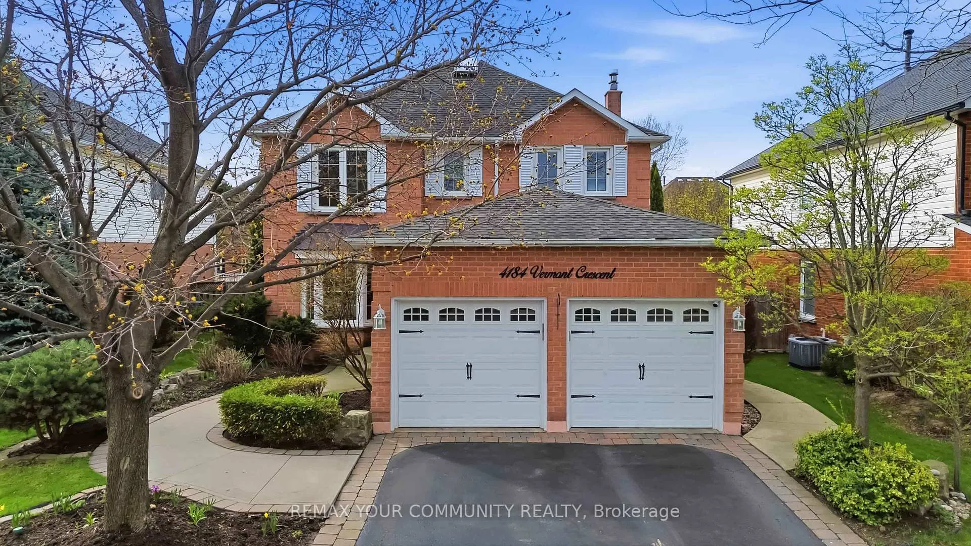 Front of 4184 Vermont Crescent