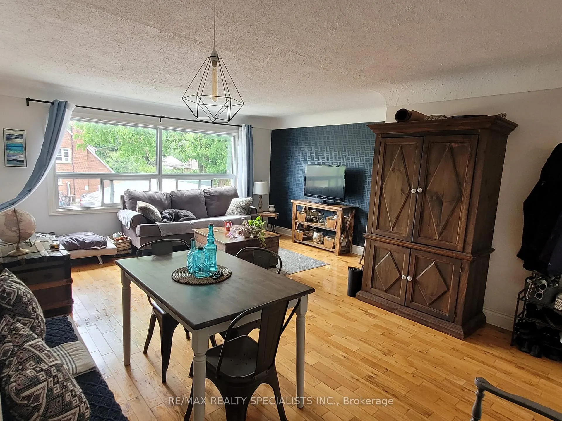 Photo 5 of Unit 3, 2016 Edinburgh Drive, Burlington, Brant — HOMEH
