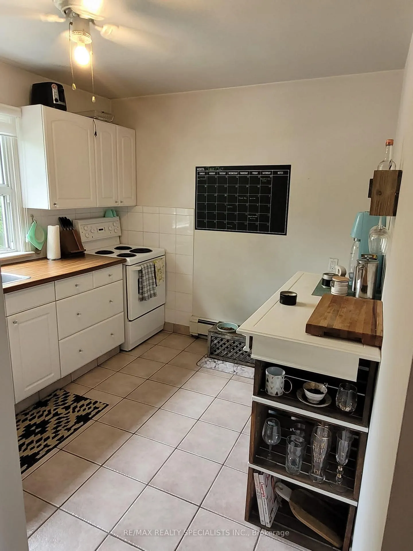 Photo 10 of Unit 3, 2016 Edinburgh Drive, Burlington, Brant — HOMEH