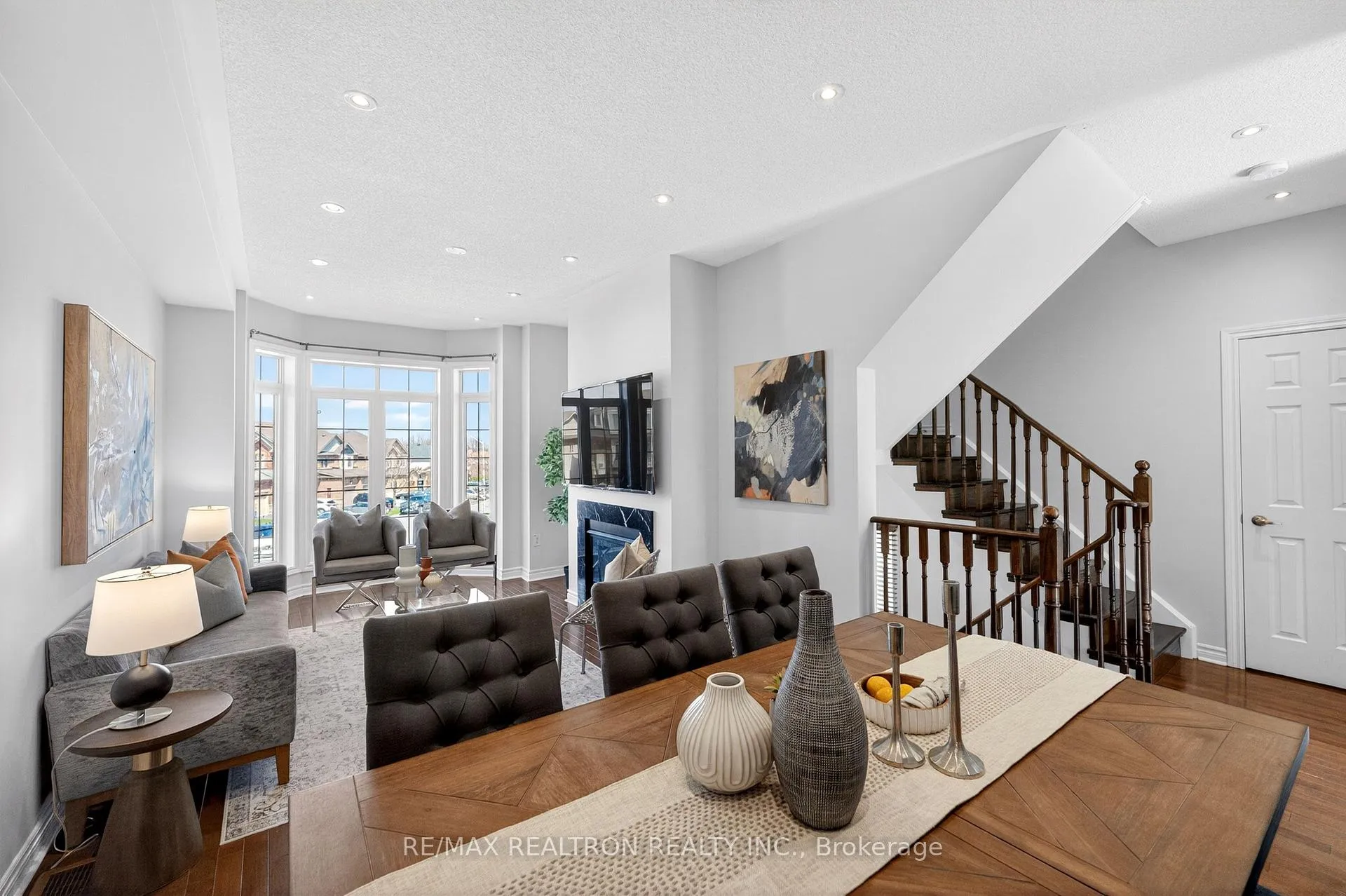 Photo 7 of 41 Horton Street, Ajax, Central East — HOMEH