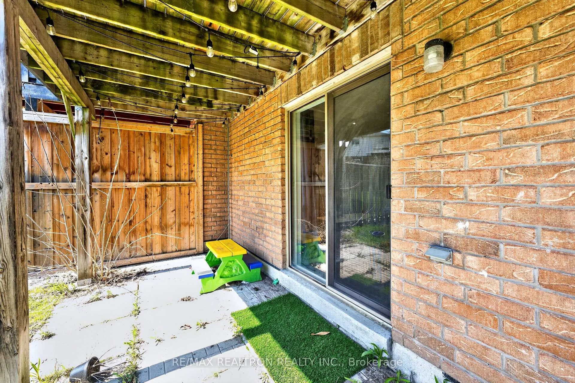Photo 22 of 41 Horton Street, Ajax, Central East — HOMEH