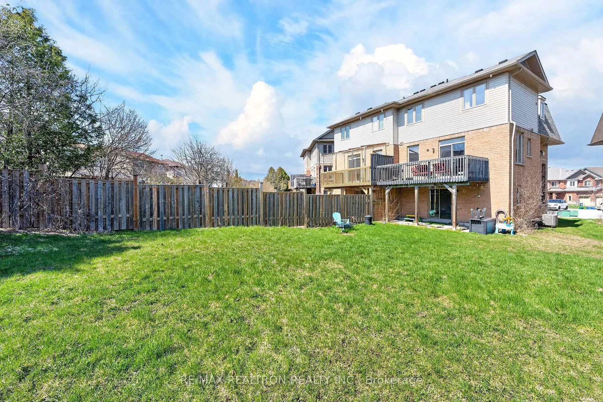 Photo 25 of 41 Horton Street, Ajax, Central East — HOMEH