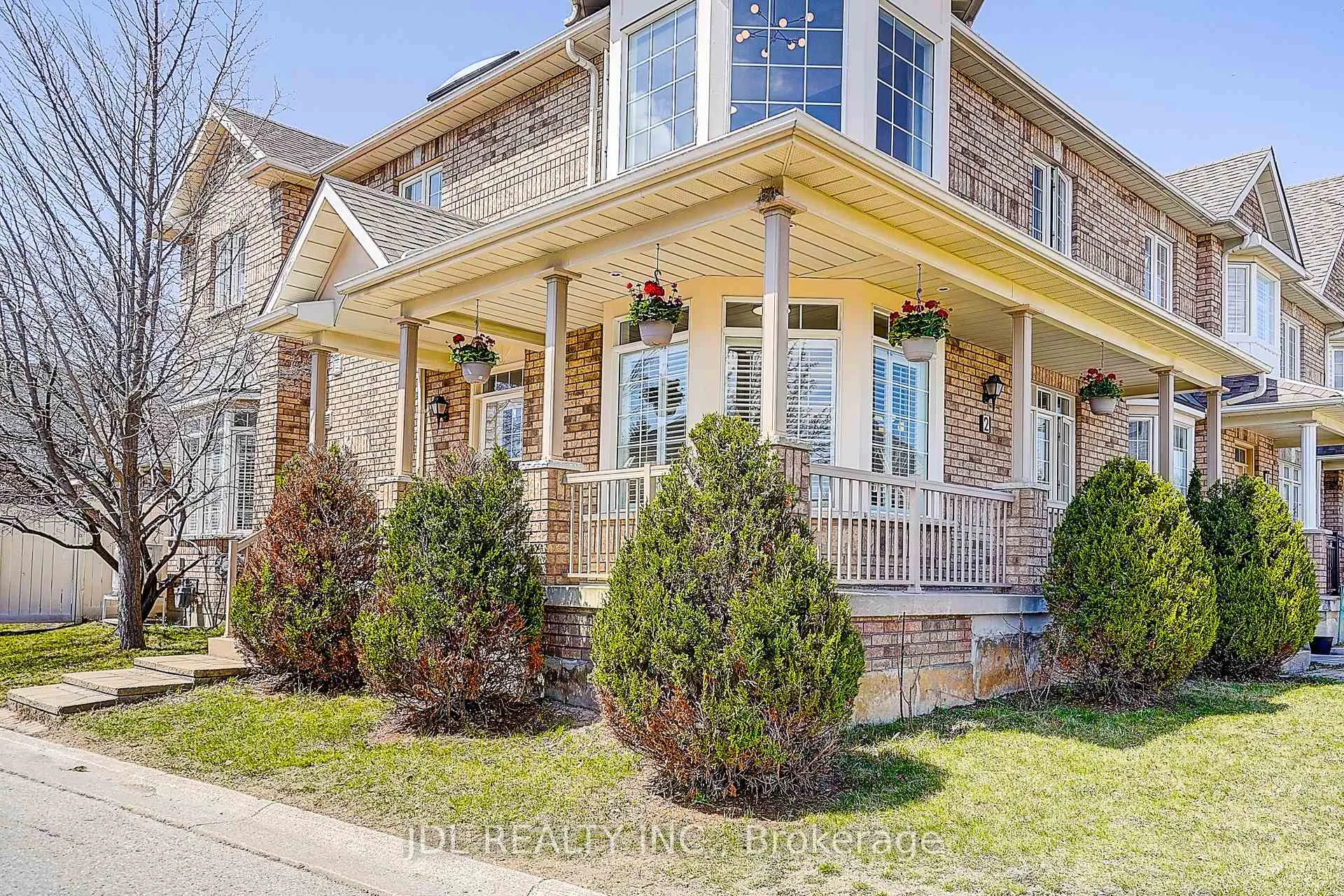 Photo 3 of 2 Catalina Crescent, Richmond Hill, Rouge Woods — HOMEH